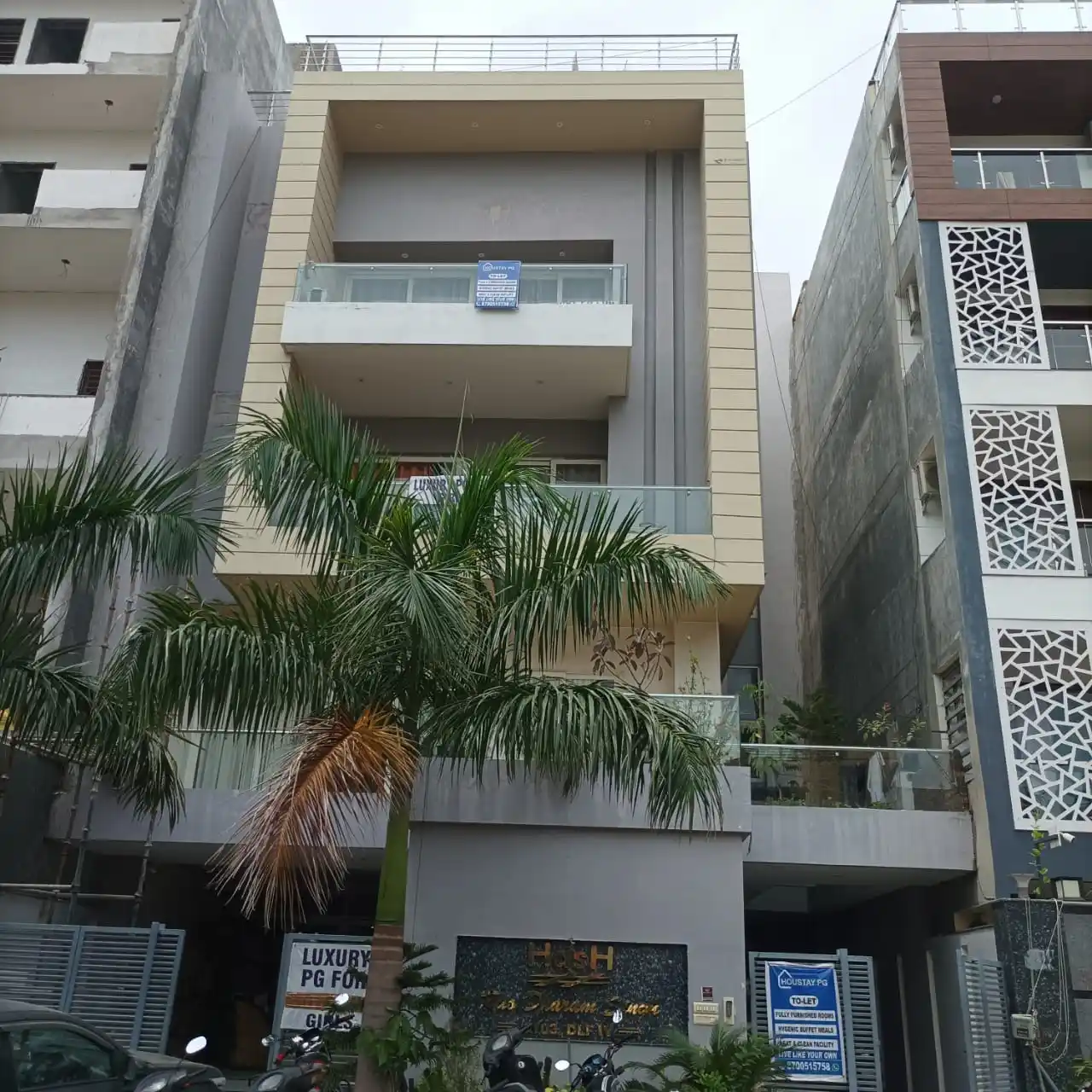 HouStay Girls PG DLF IV Photo 1