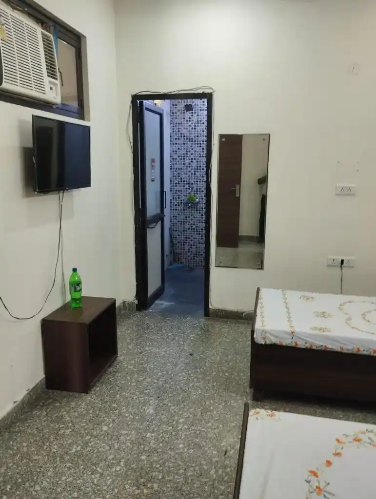 HouStay Girls PG DLF IV - Image 15