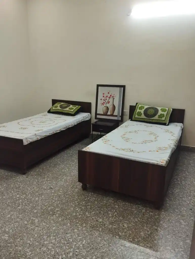 HouStay Girls PG DLF IV - Image 18