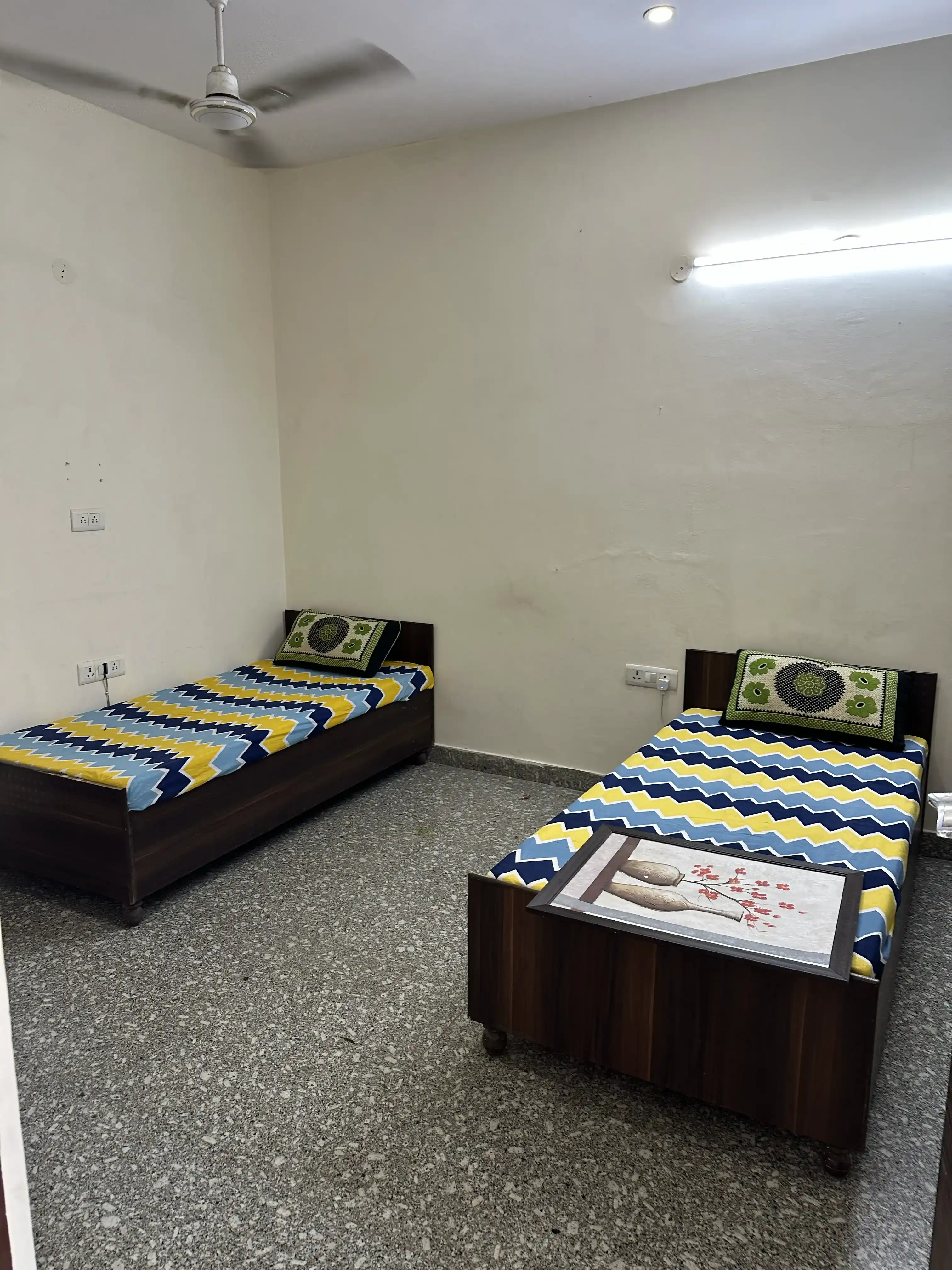 HouStay Girls PG DLF IV - Image 14