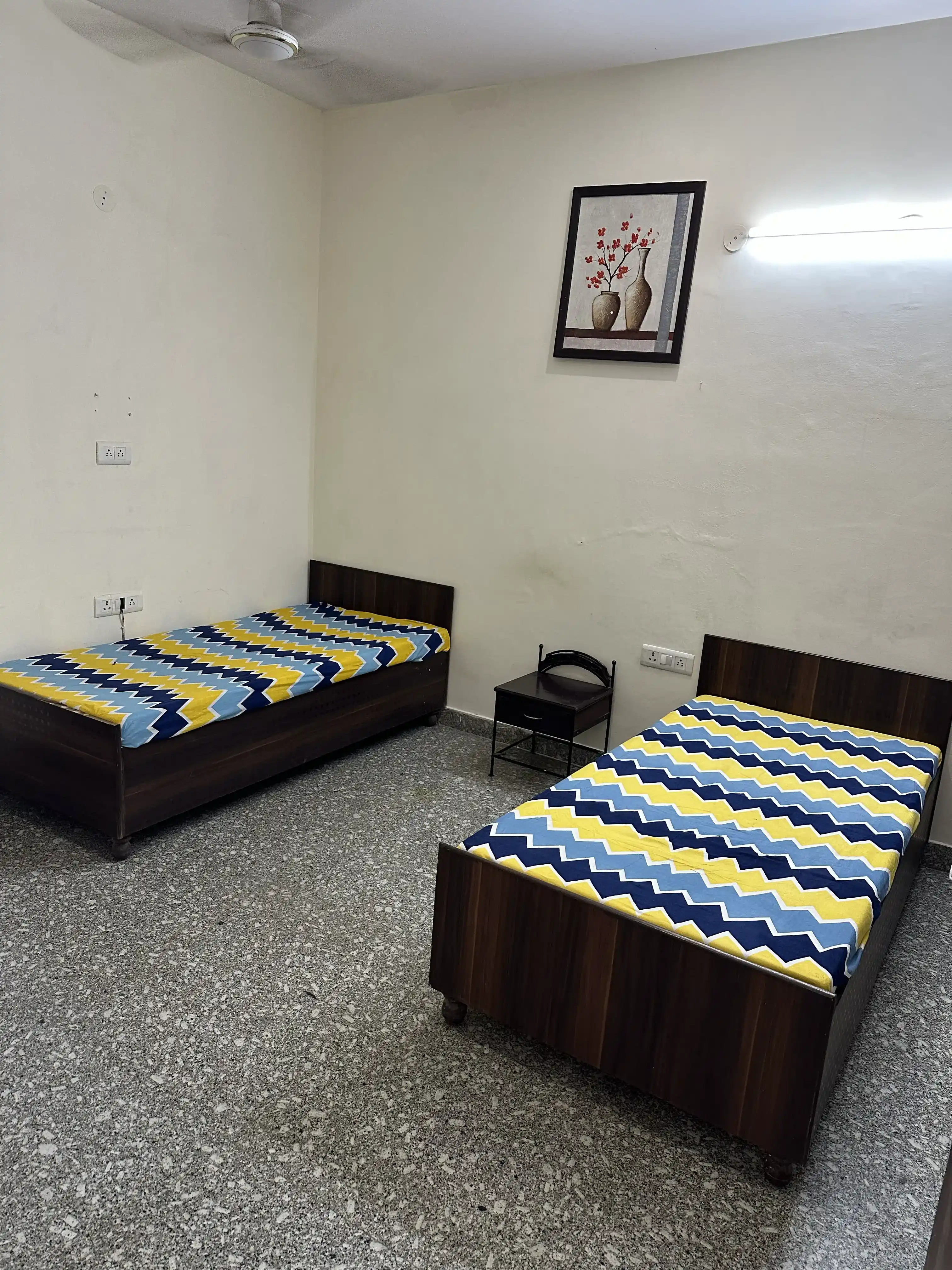 HouStay Girls PG DLF IV Photo 5
