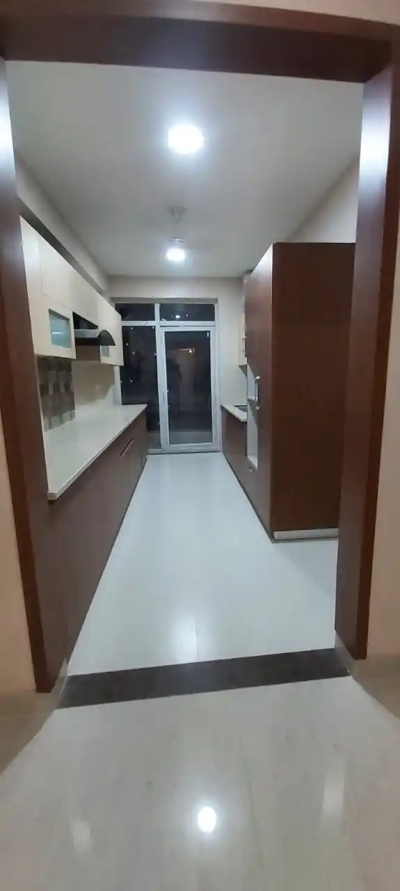 3BHK Semi Furnished Flat RentDoor-SEC-31-490 Photo 2 3BHK Semi Furnished Flat RentDoor-SEC-31-490 Photo 2