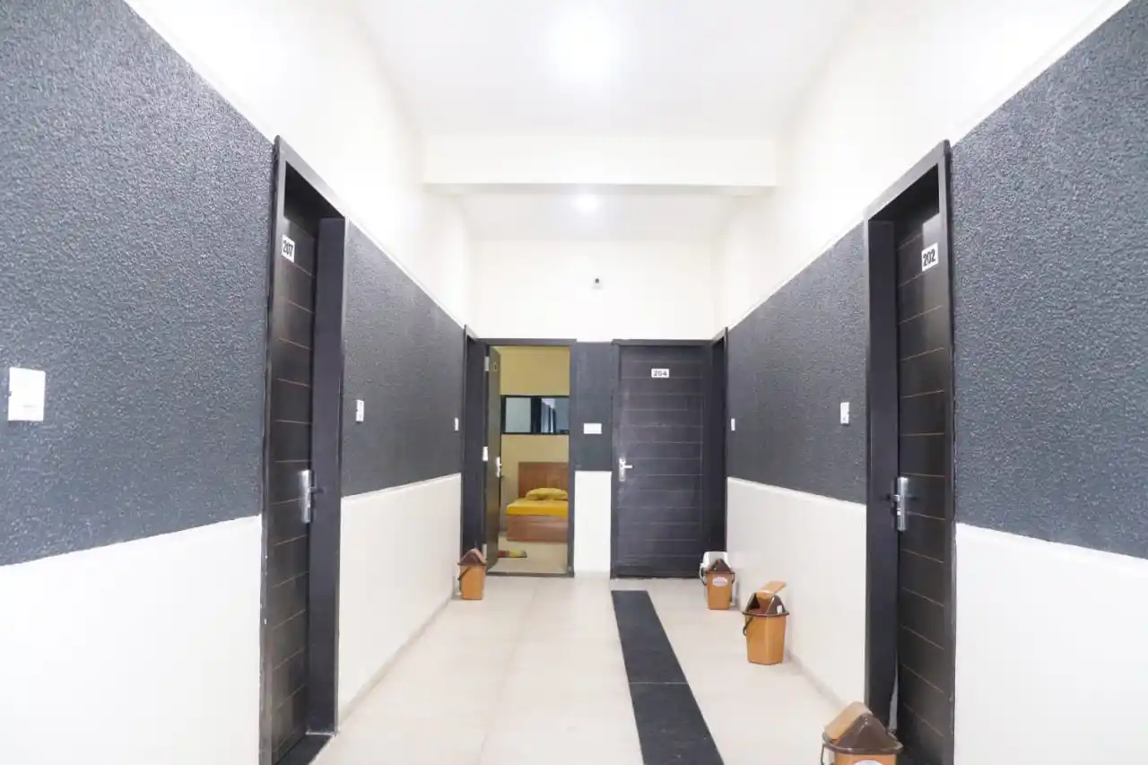 SHREE VIDHYA BOYS HOSTEL - Image 7