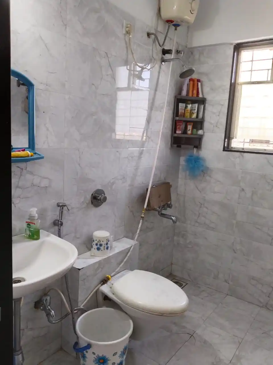 Bee Urban Karan Clarissa Photo 1 Bee Urban Karan Clarissa Photo 1