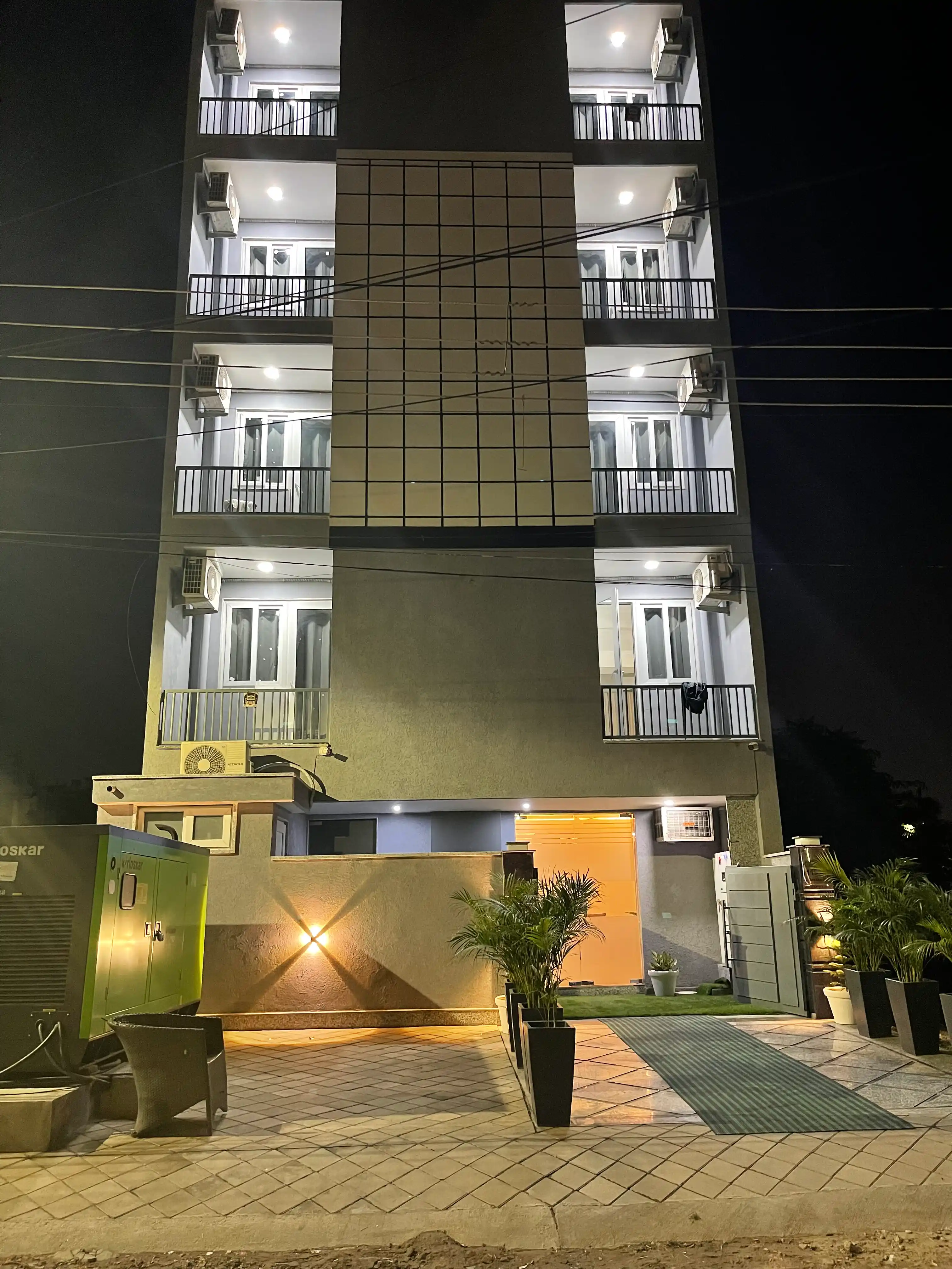 Blue Moon Residancy 369 Photo 1 Blue Moon Residancy 369 Photo 1