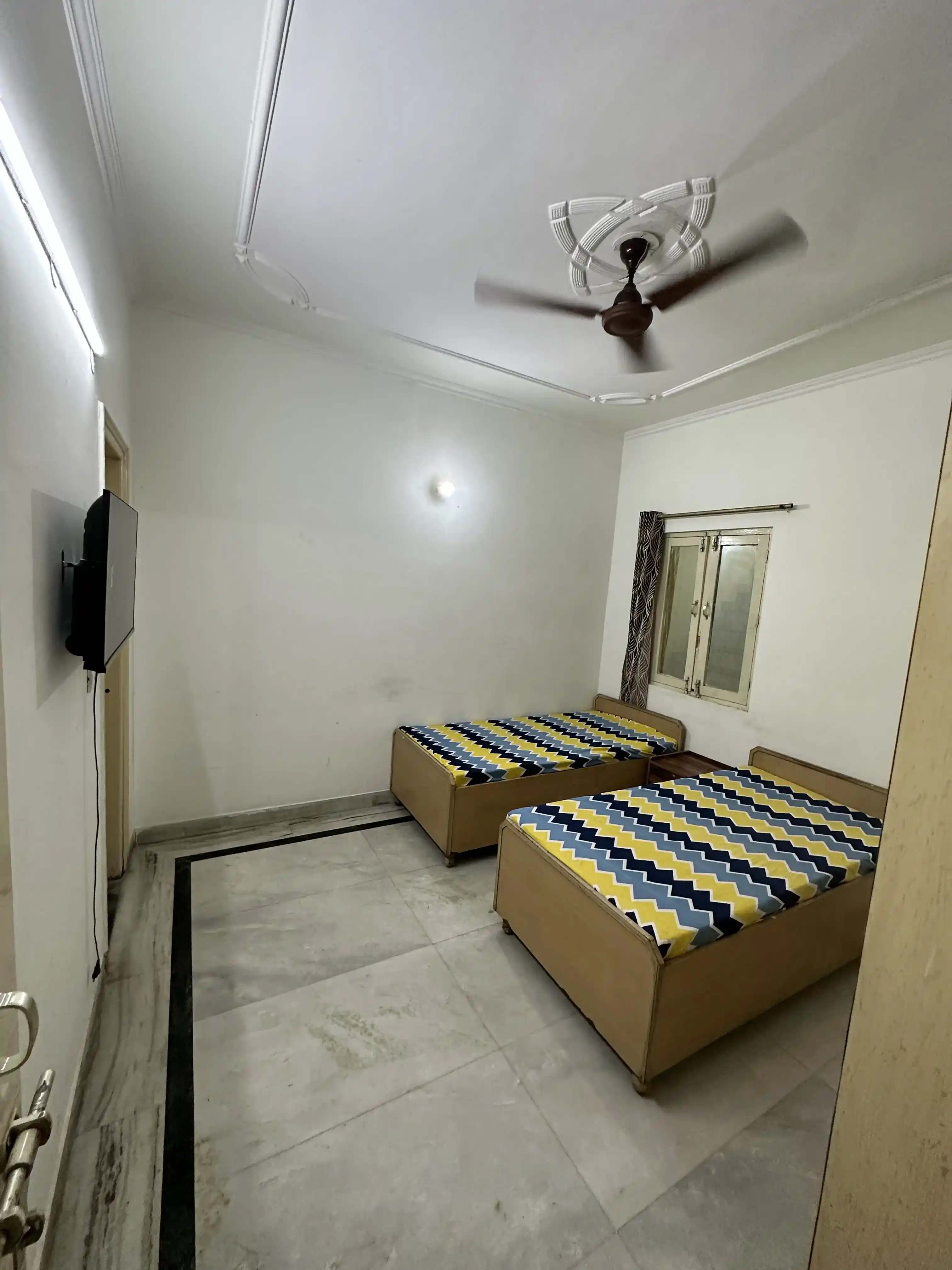 HouStay Girls PG MG Road - Image 12