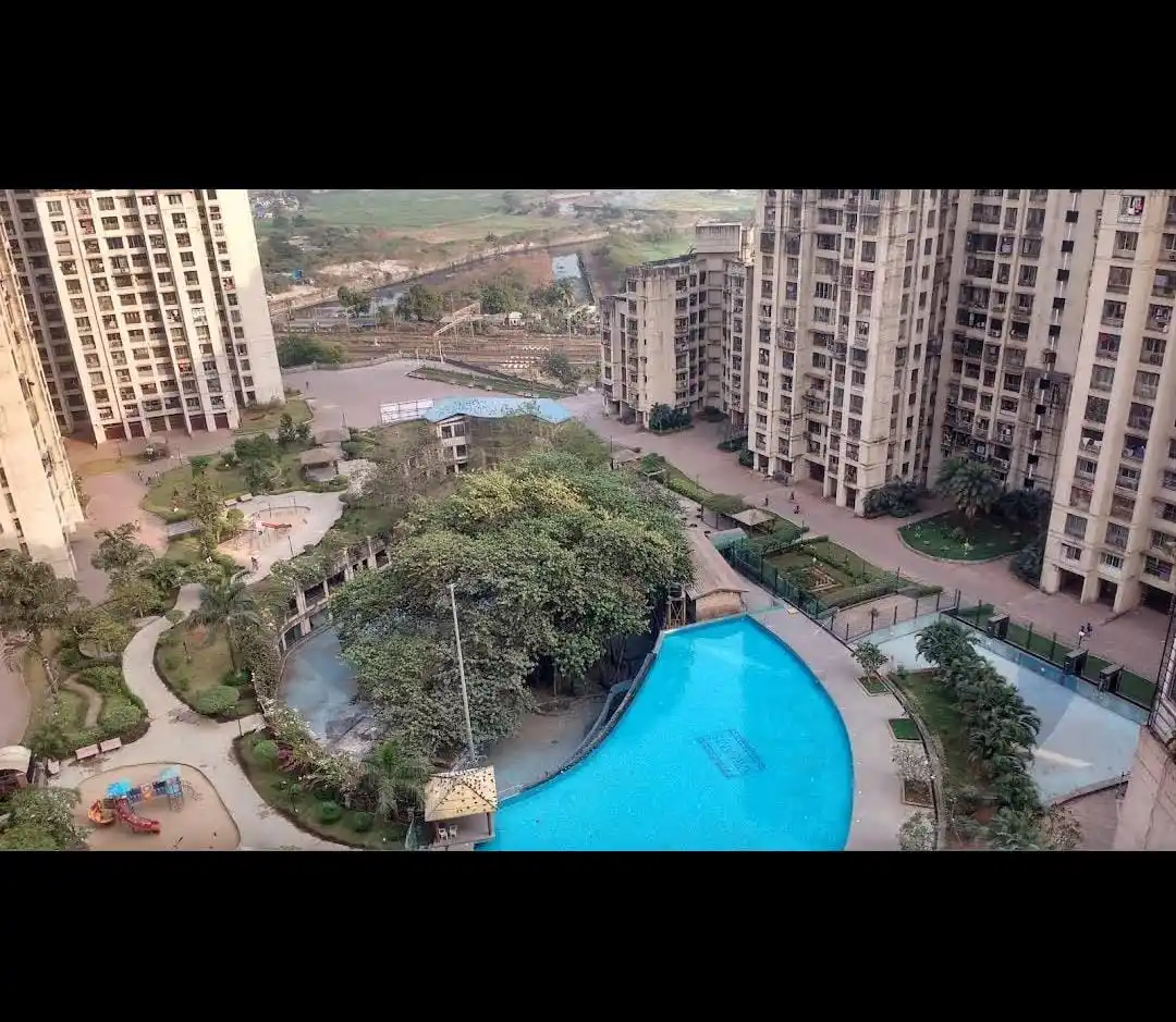 Mass U Foria E 702 KURLA Photo 1