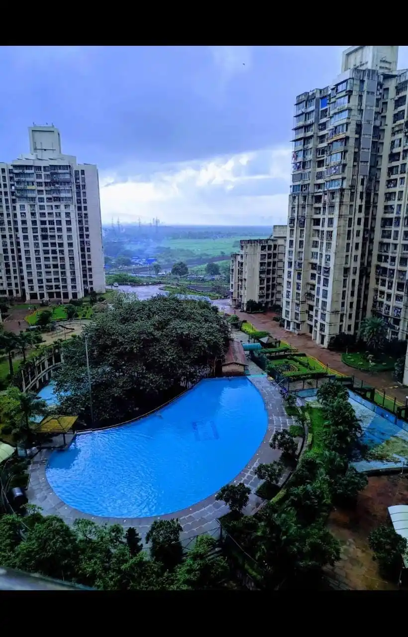 Mass U Foria E 702 KURLA Photo 2