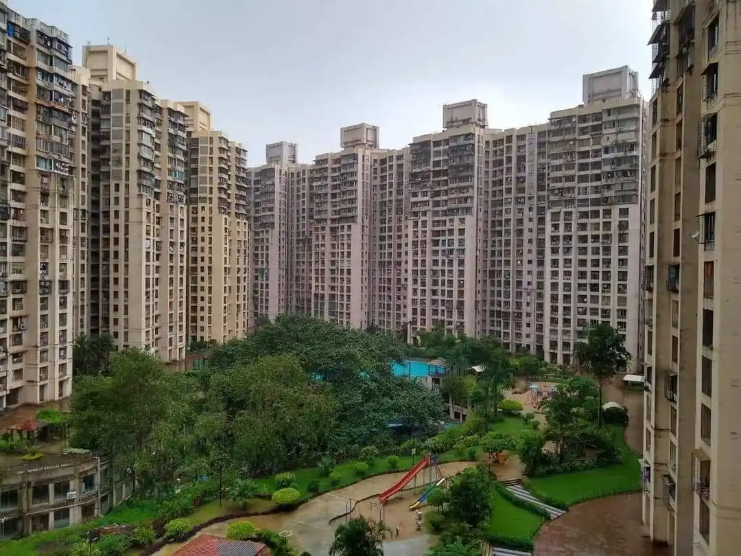 Mass U Foria E 702 KURLA Photo 3