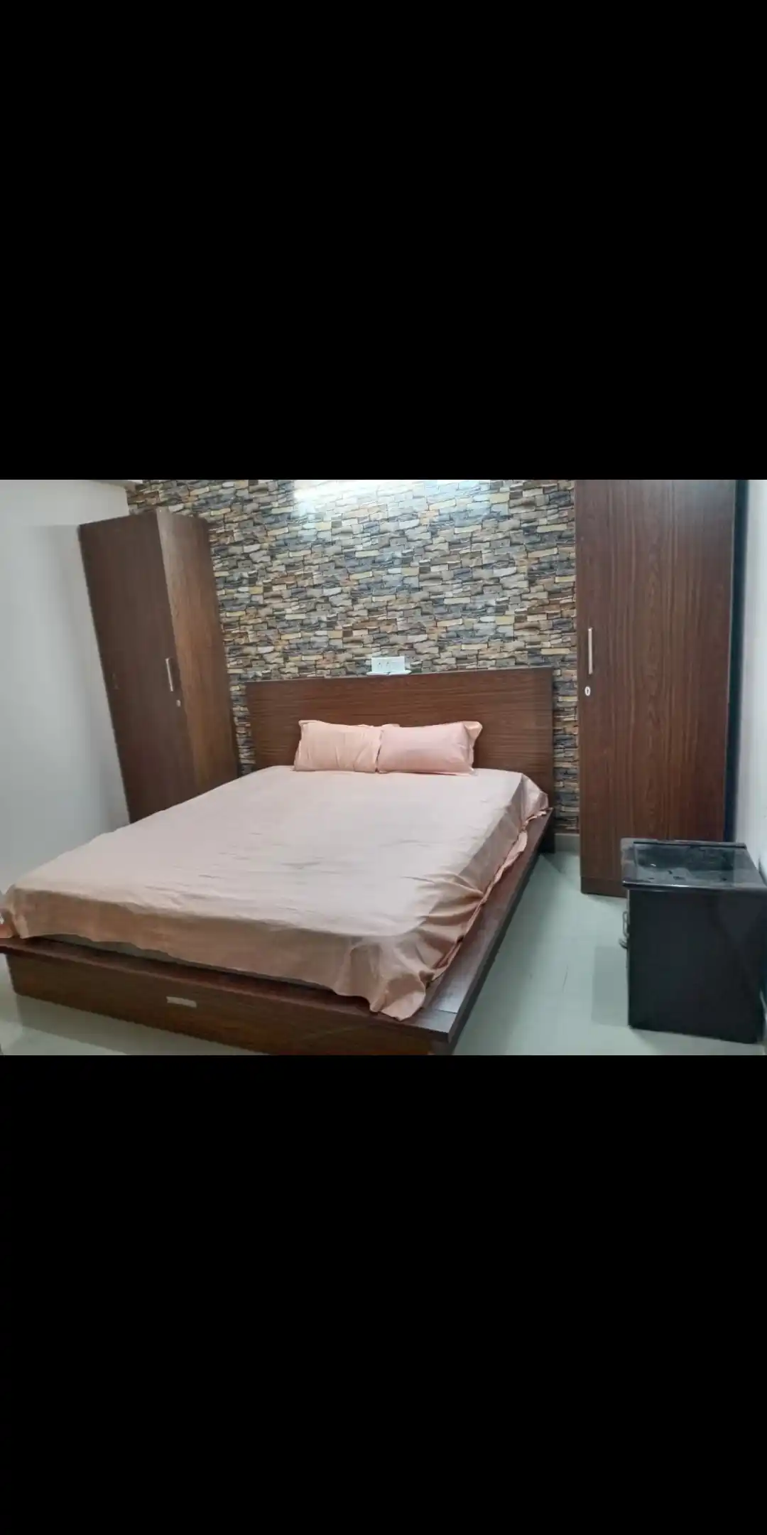 House No 1 - Image 34