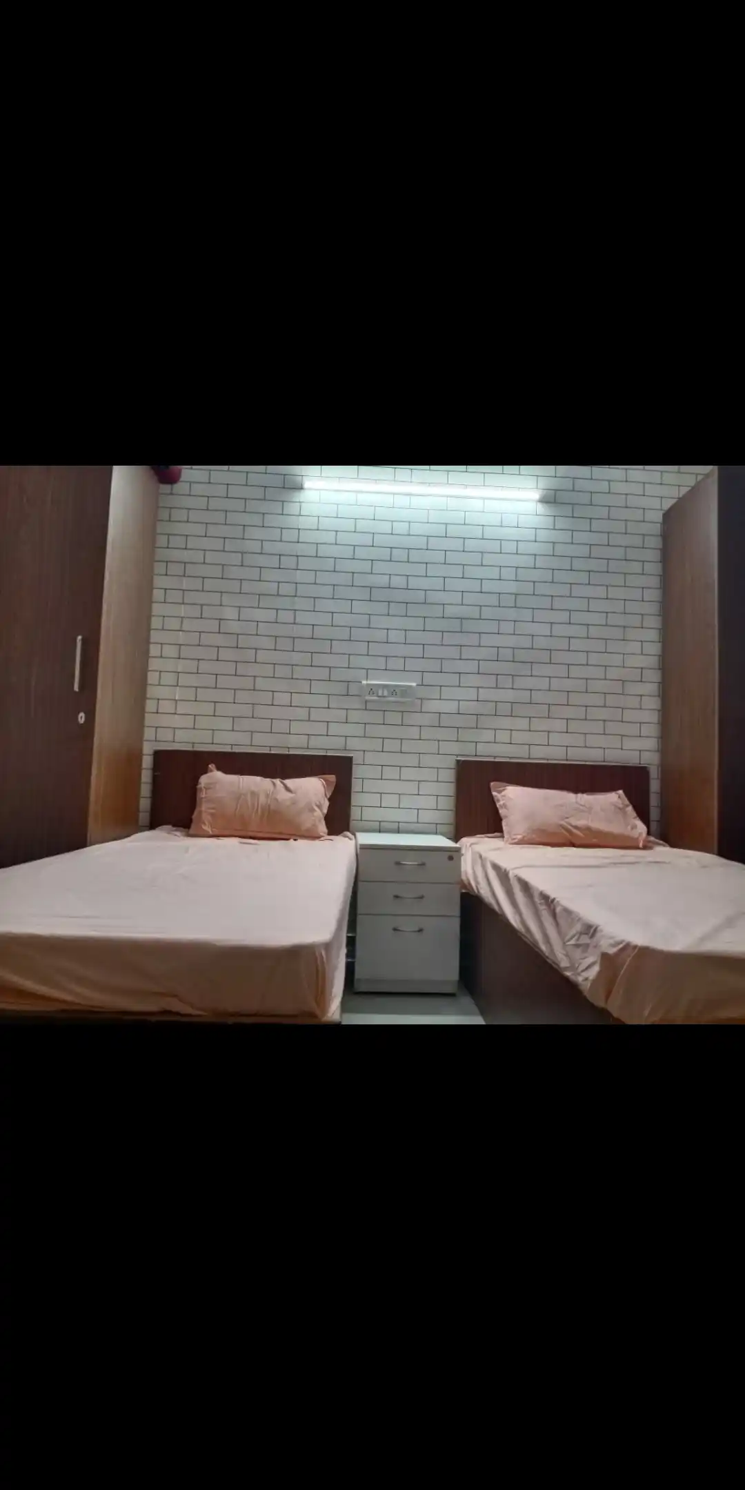 House No 1 - Image 13