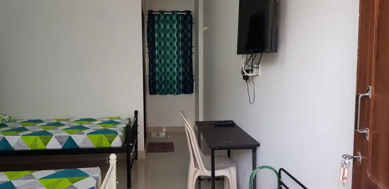 Vilaasa B Hoodi - Image 17