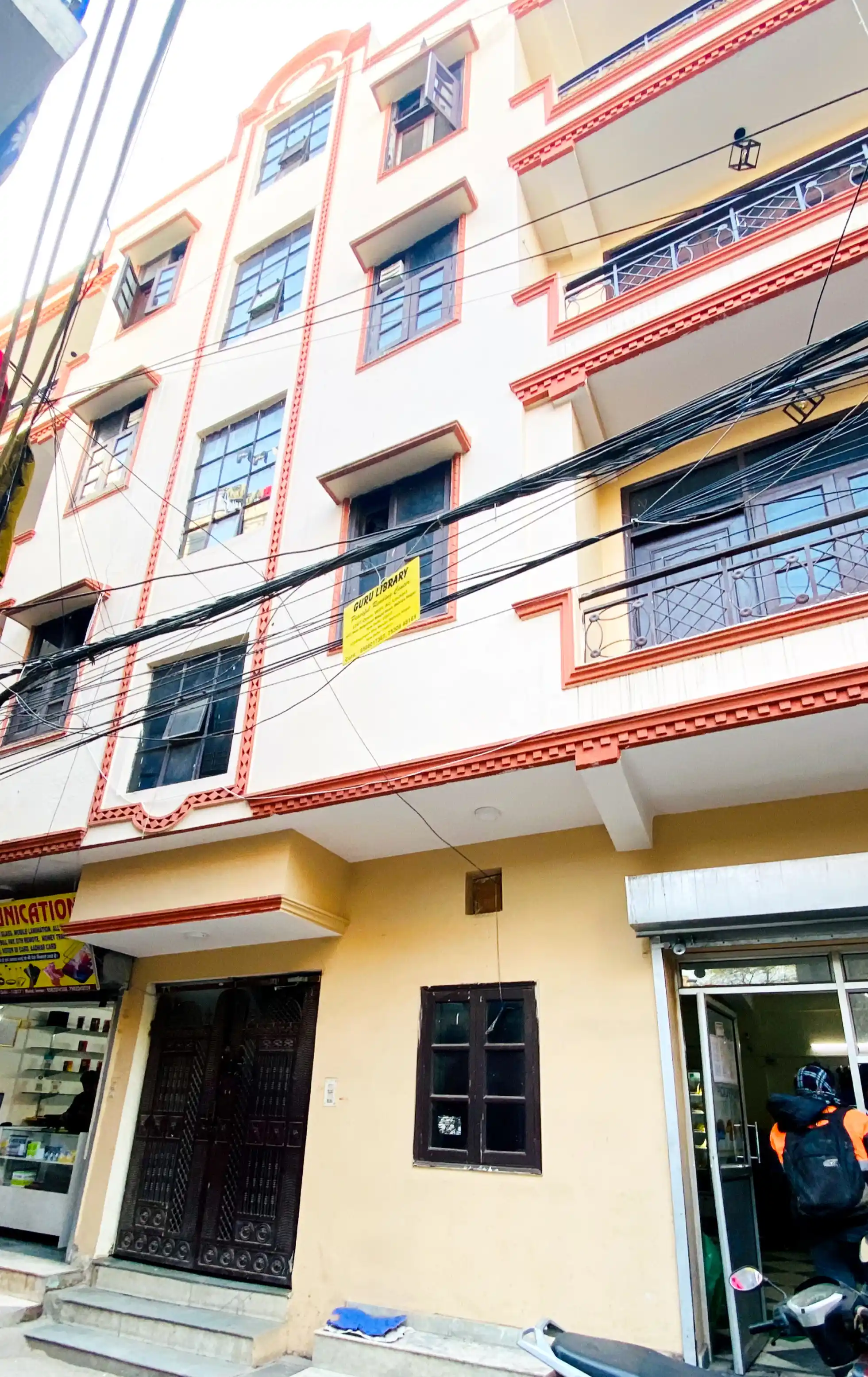 SBS Tharushi Photo 1 SBS Tharushi Photo 1