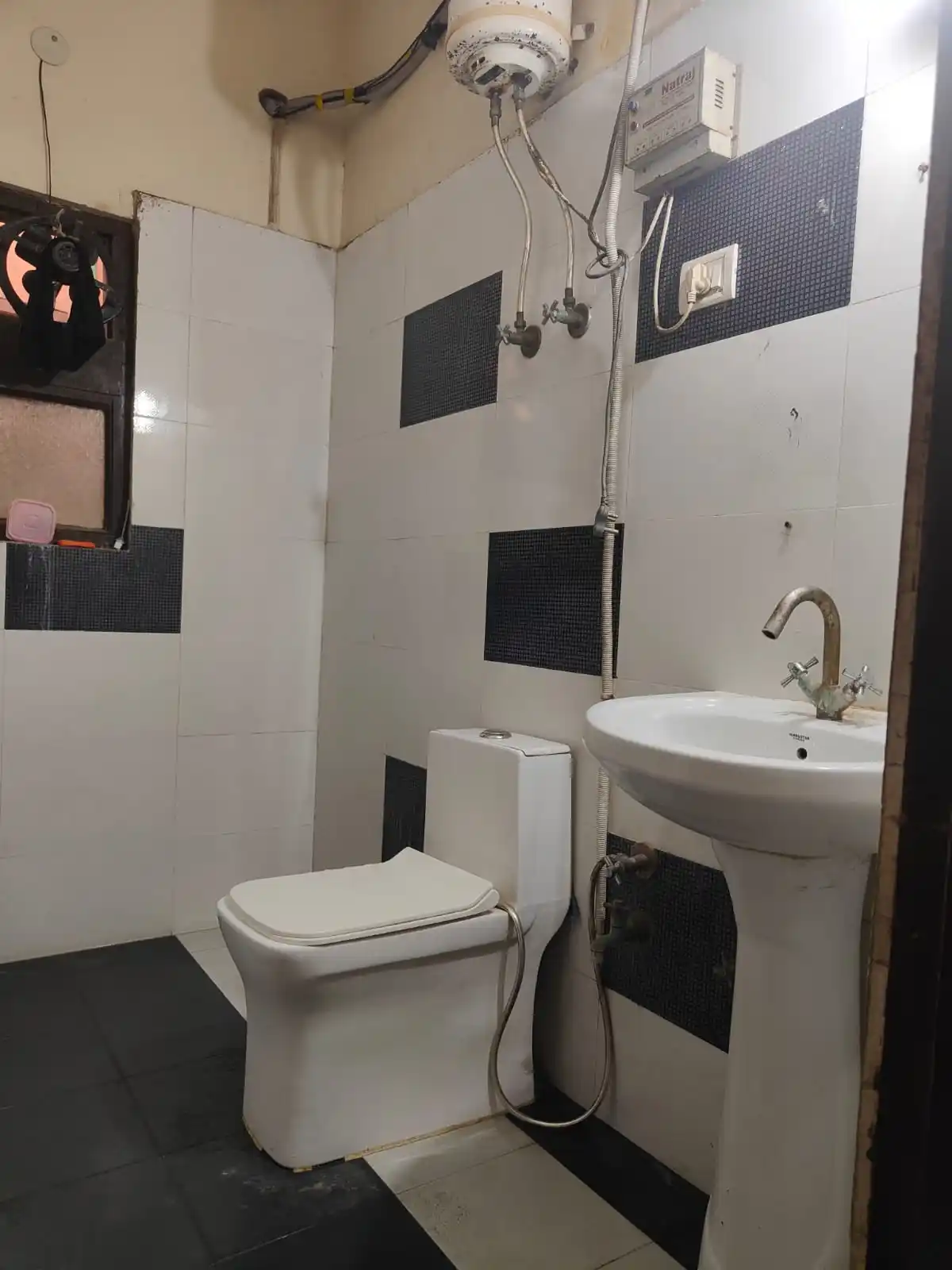 Ashish PG Girl's & Boy's Photo 2 Ashish PG Girl's & Boy's Photo 2