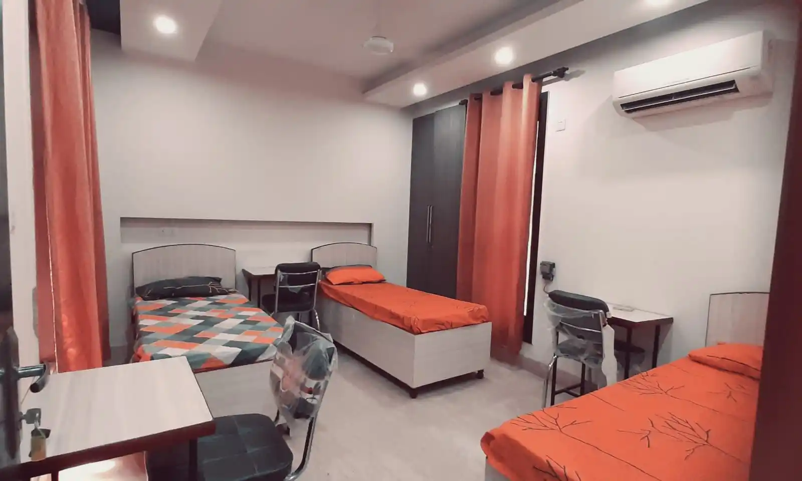 BMB- Titan House - Image 28