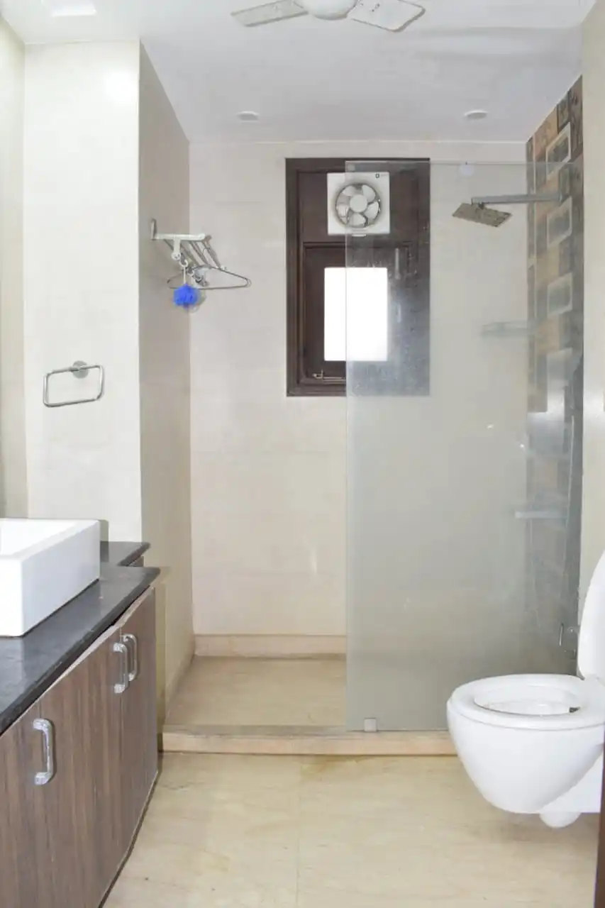 BMB- Titan House - Image 33