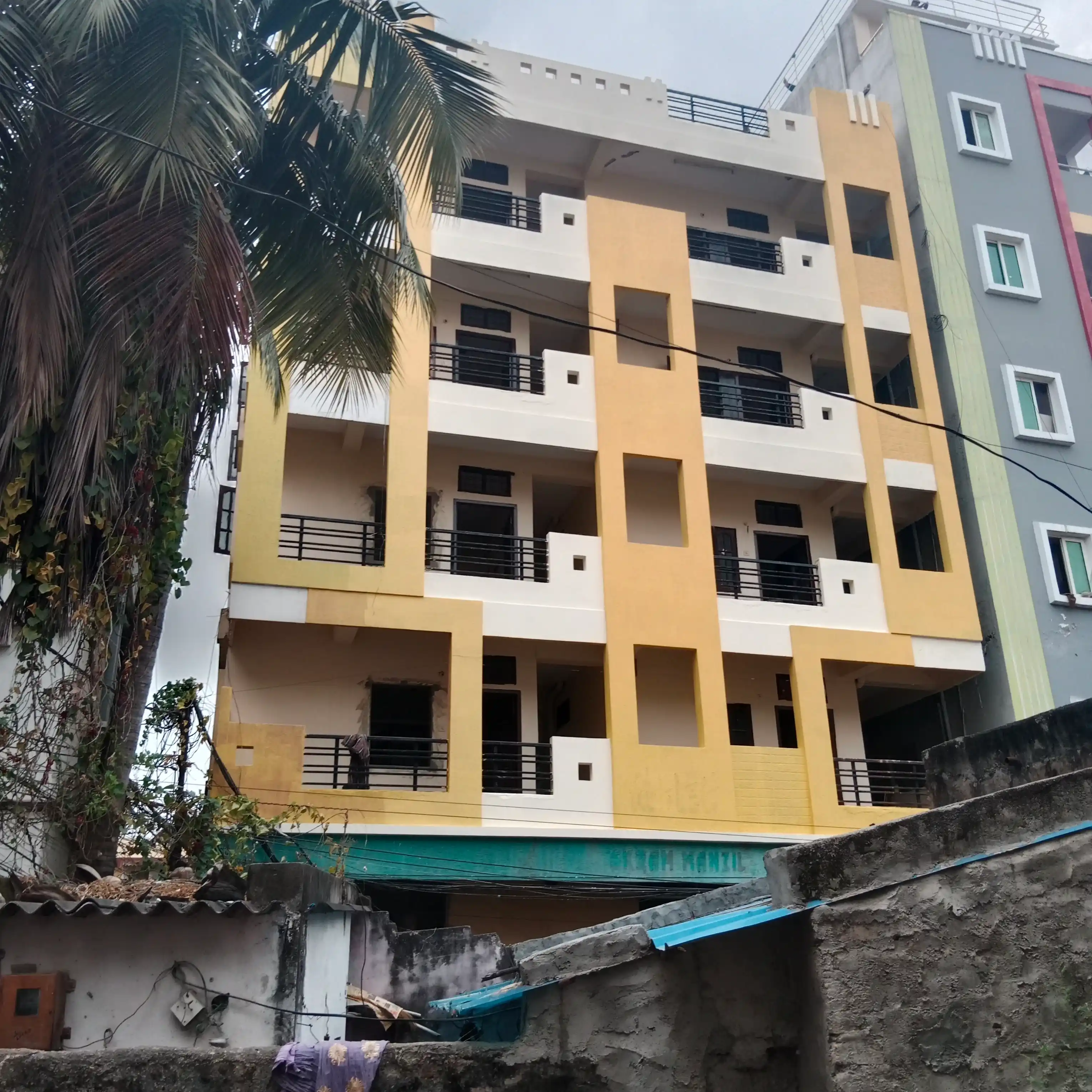 Sri Lakshmi Sai Deluxe Boy's Hostel Photo 1