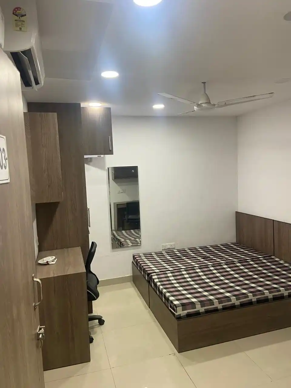 VIDHI PG PATEL NAGAR - Image 7