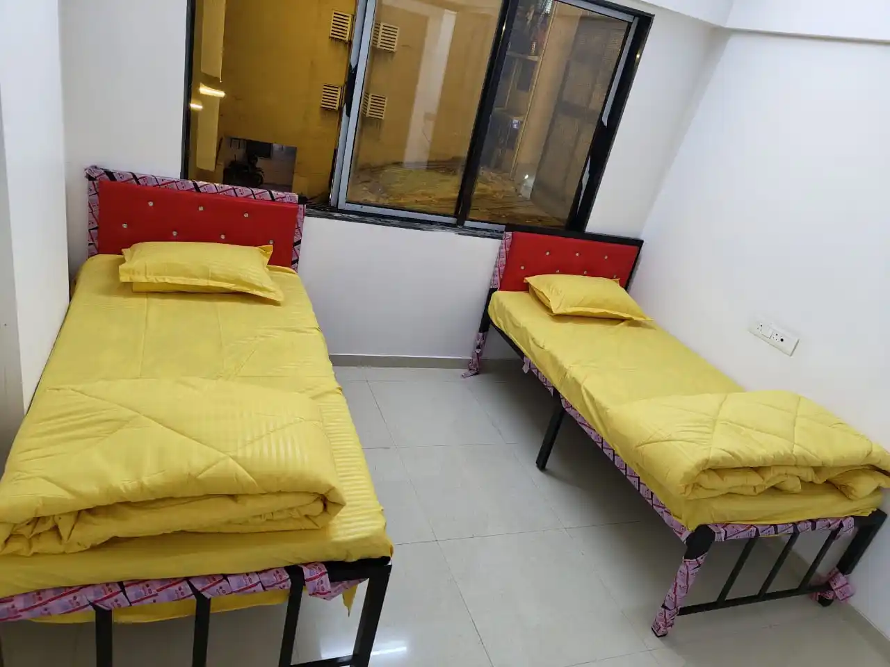 ZENDEN SPACE PG MASS UFORIA (Kurla West) Photo 5