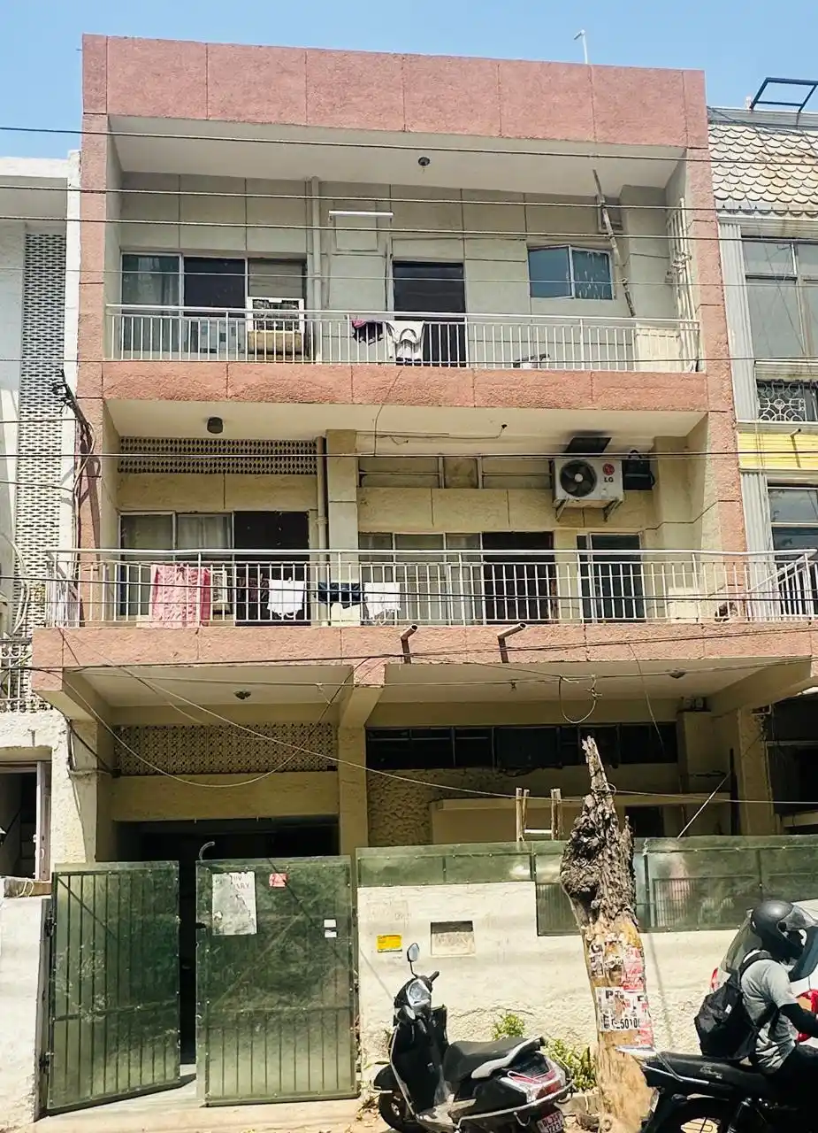 B-48 NEXT HOMEZ PG Photo 5