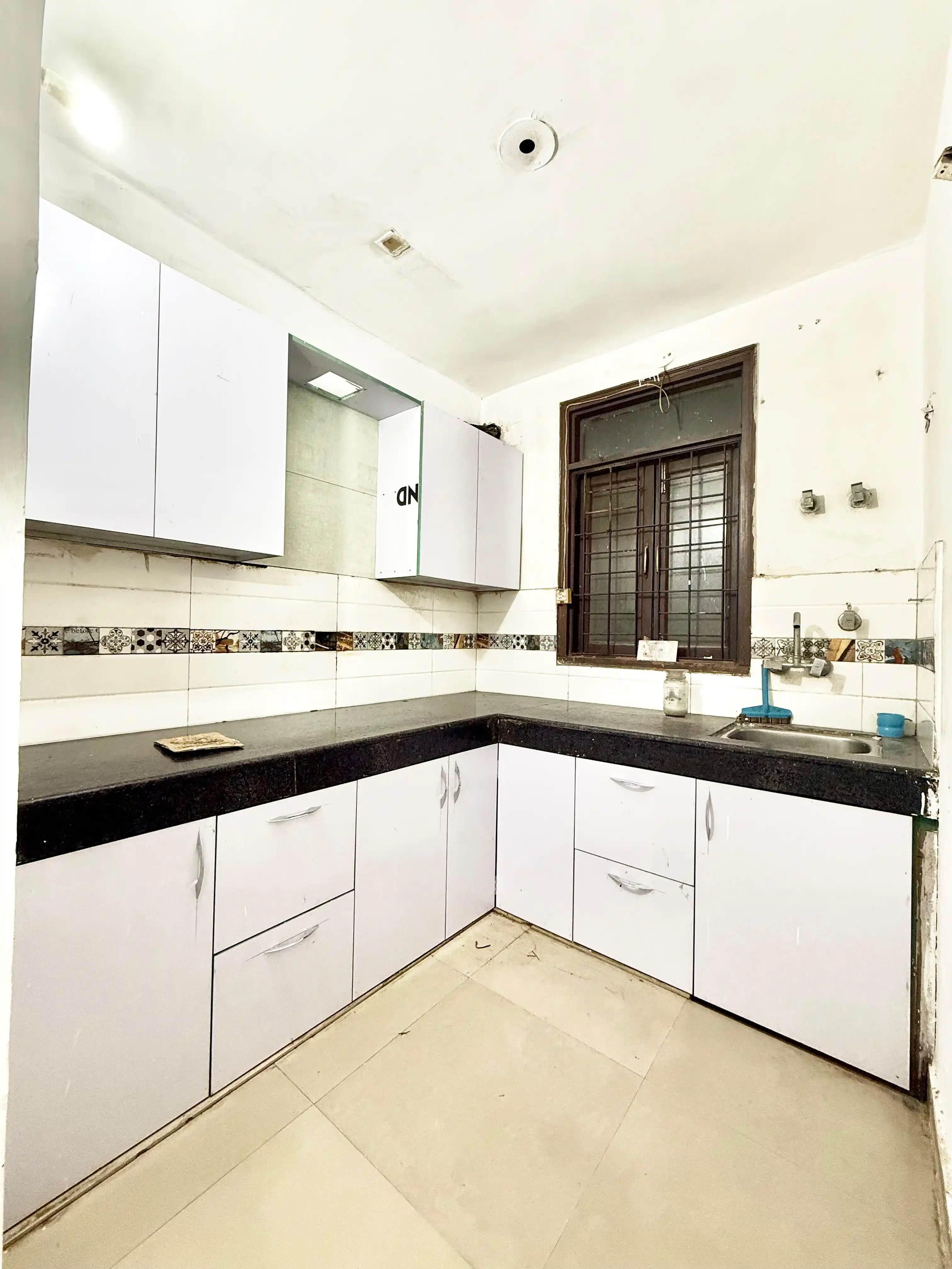 Livit Stays Platinum - Image 3