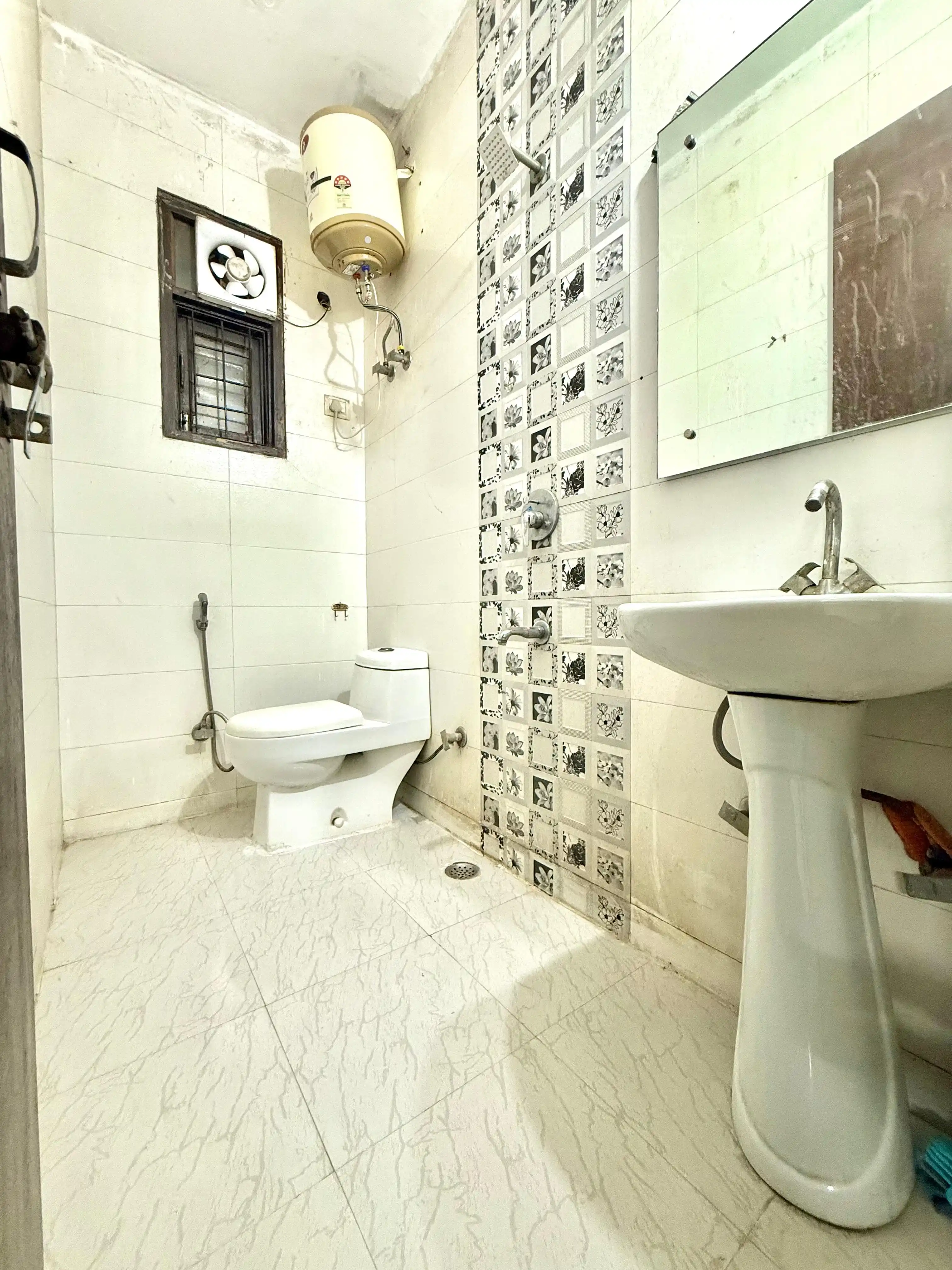 Livit Stays Platinum - Image 5