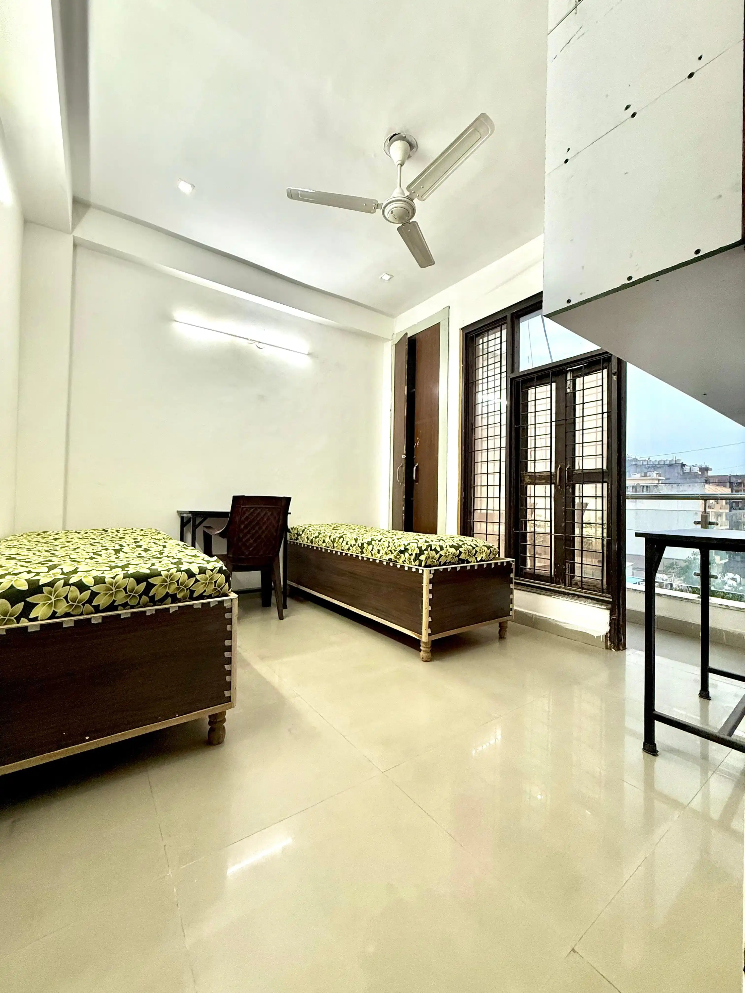 Livit Stays Platinum - Image 4