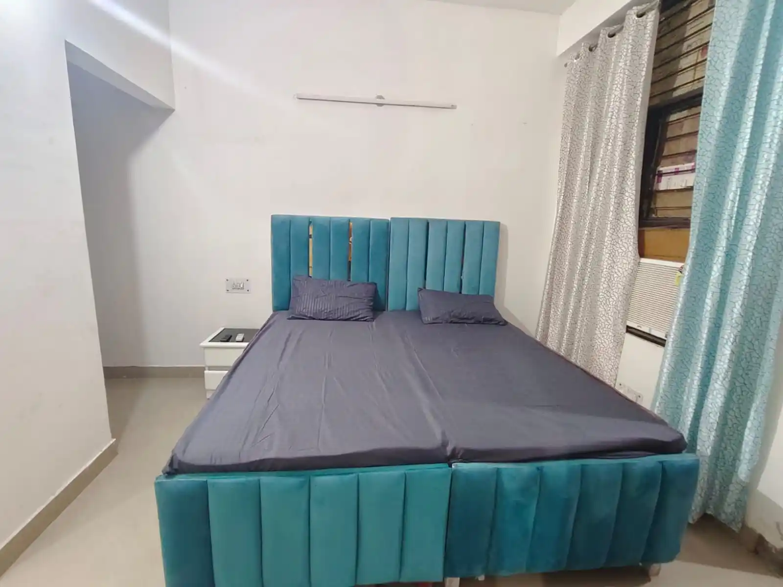 AD HOMES Photo 6