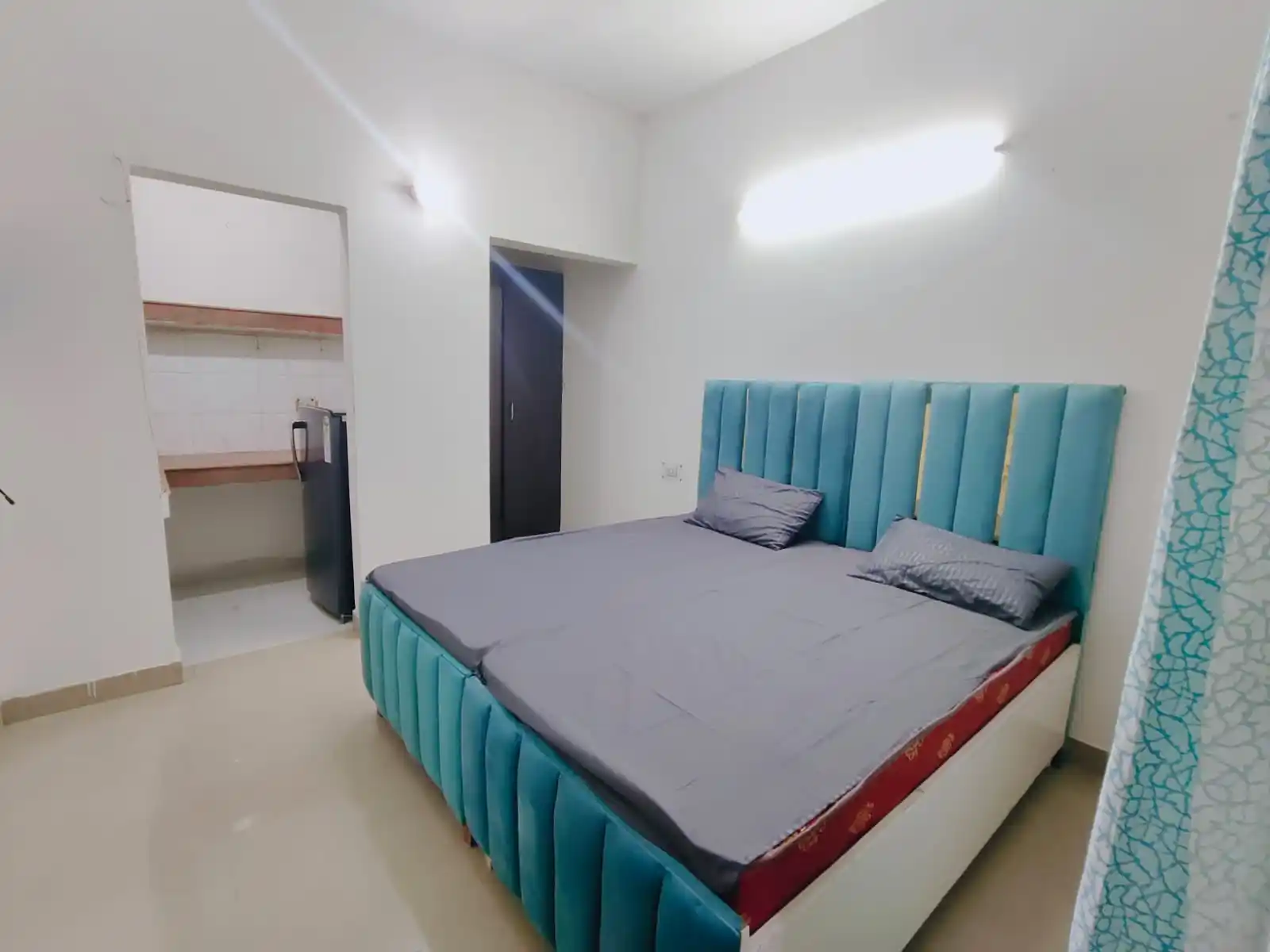 AD HOMES - Image 7