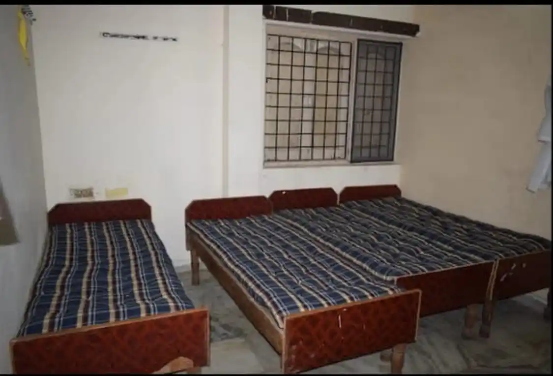 BVR BOYS HOSTEL 4.0 Photo 5