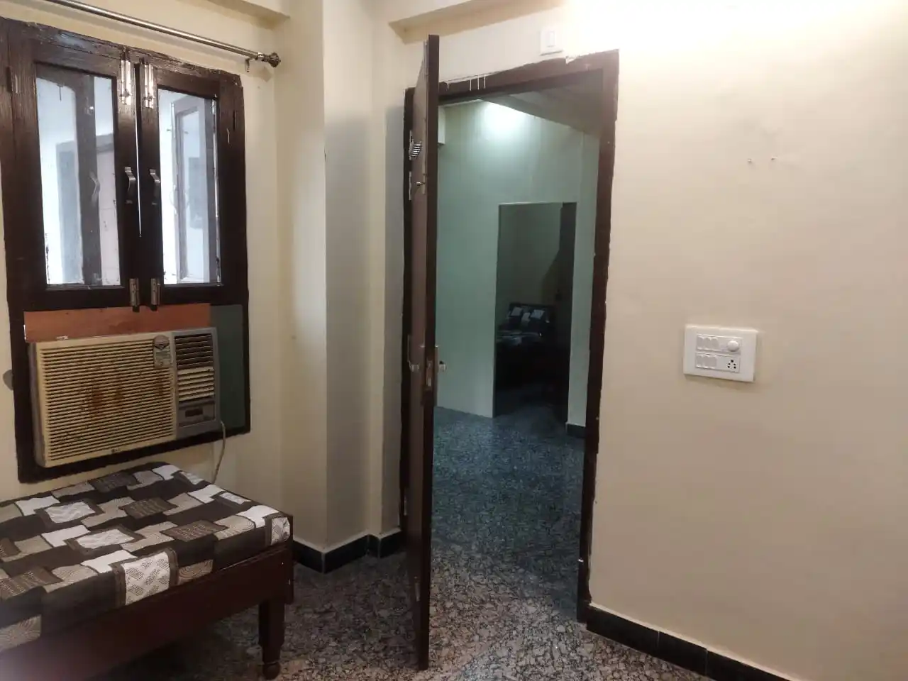 HL 06 Sec 130 Photo 1