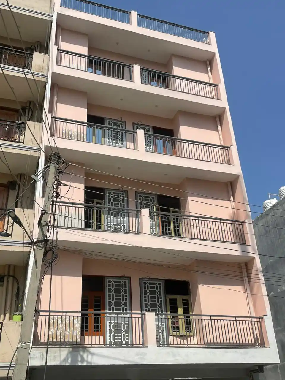 Flats On Rent 60 Sec 42 - Image 14