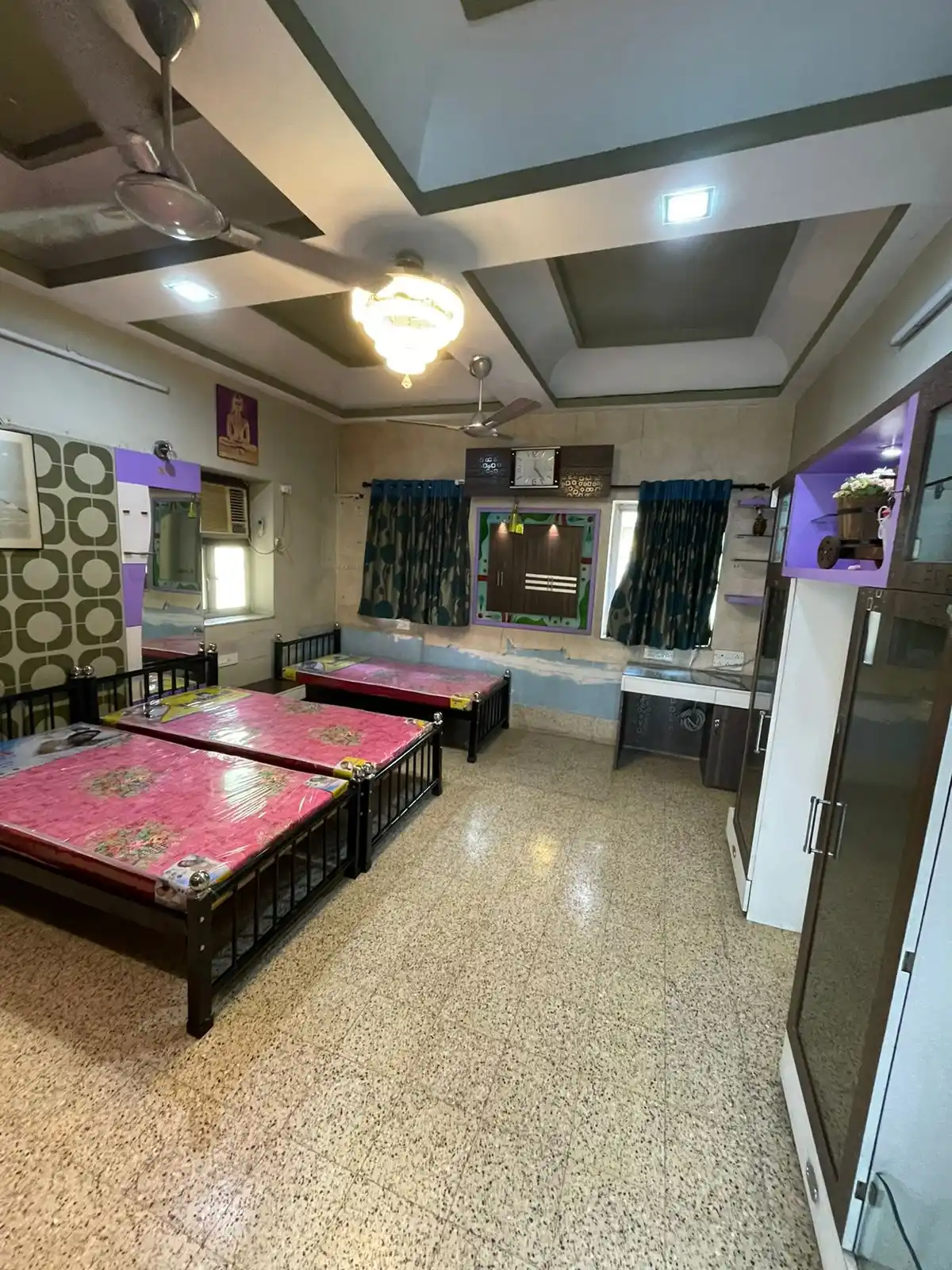 KOLIVING Elgin Girls Pg Photo 1