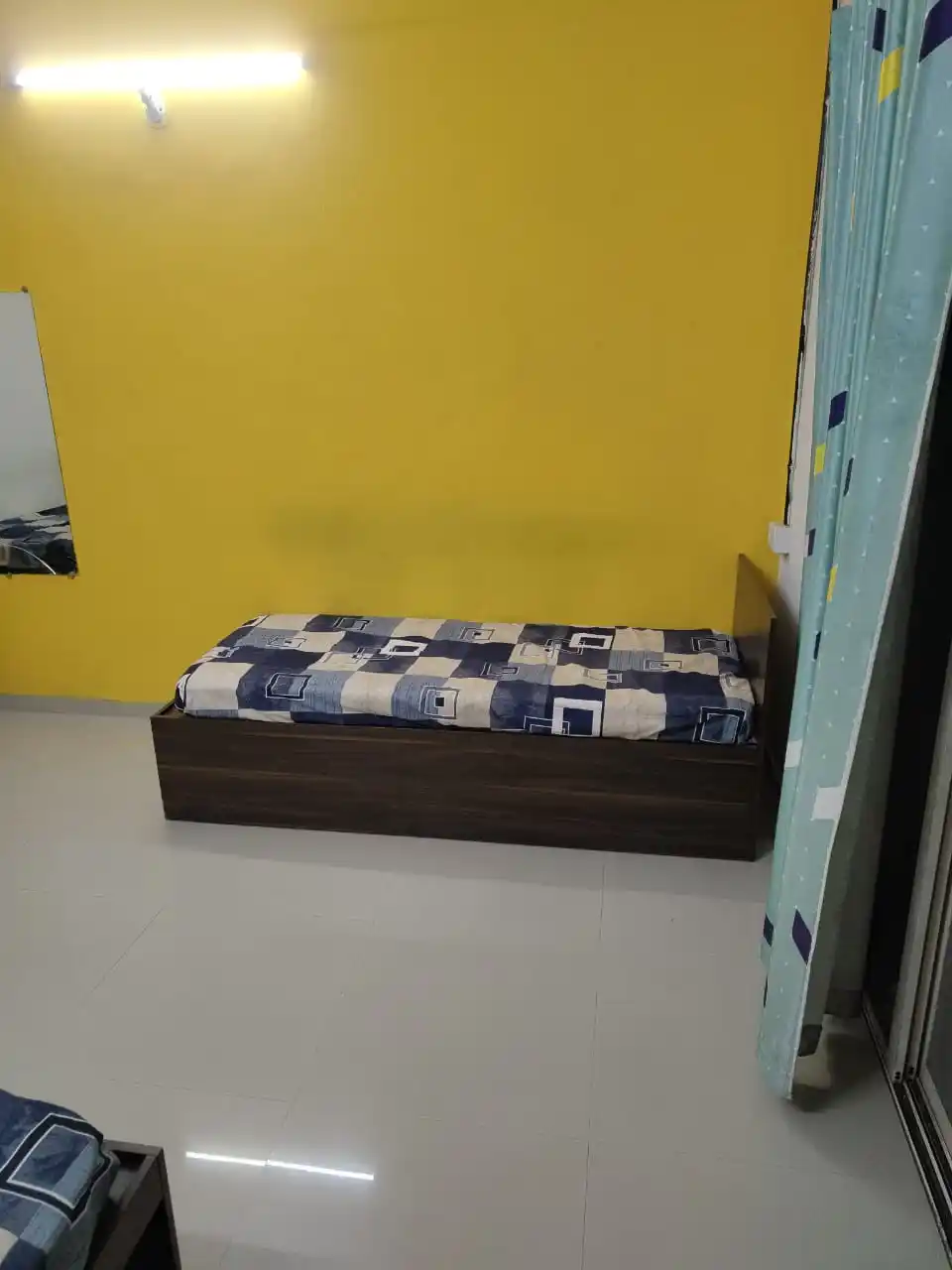 Keys On Rent Amber Gents Photo 2 Keys On Rent Amber Gents Photo 2