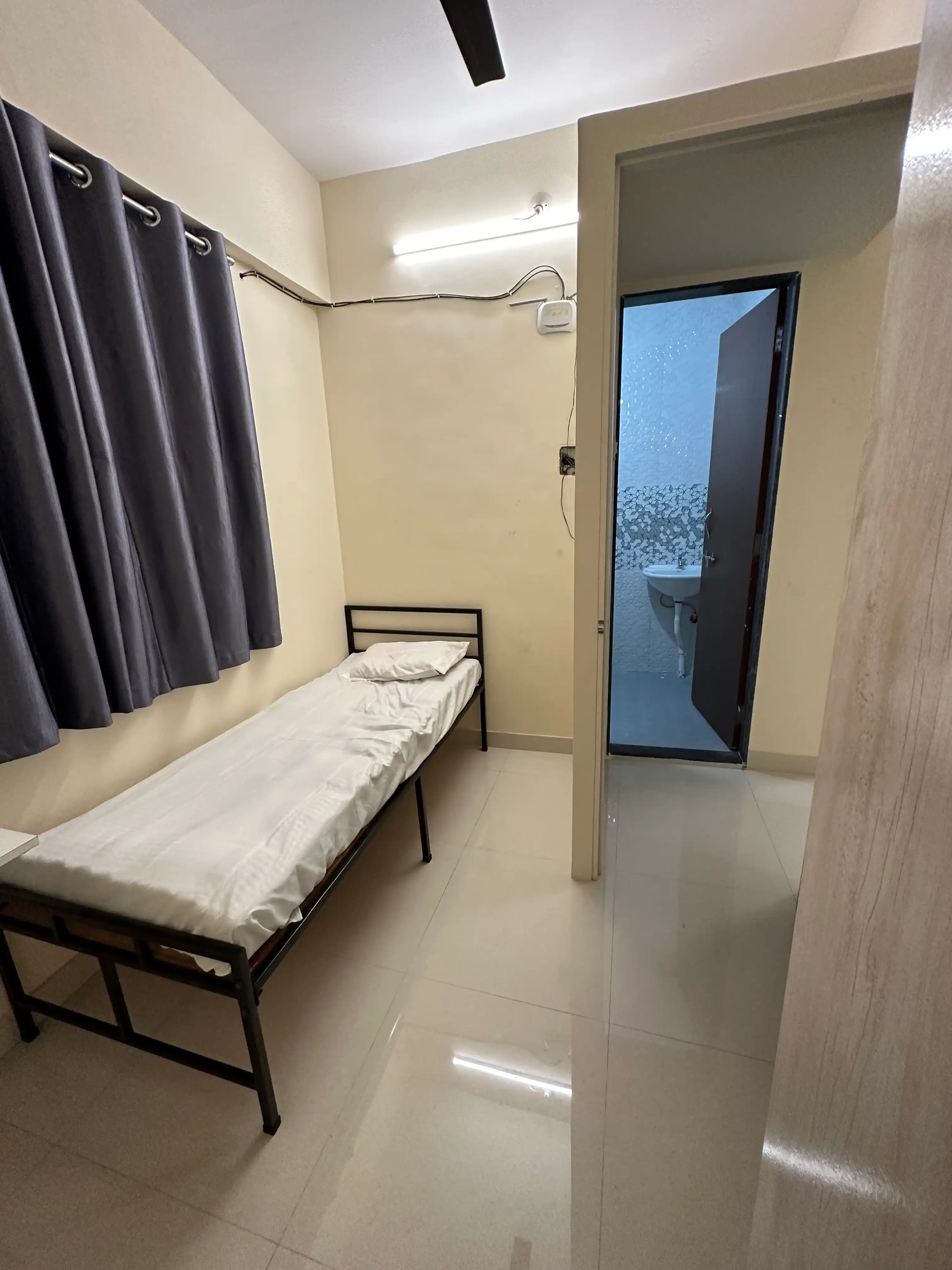 Homies' Living Sapphire (Kondhwa) - Image 13