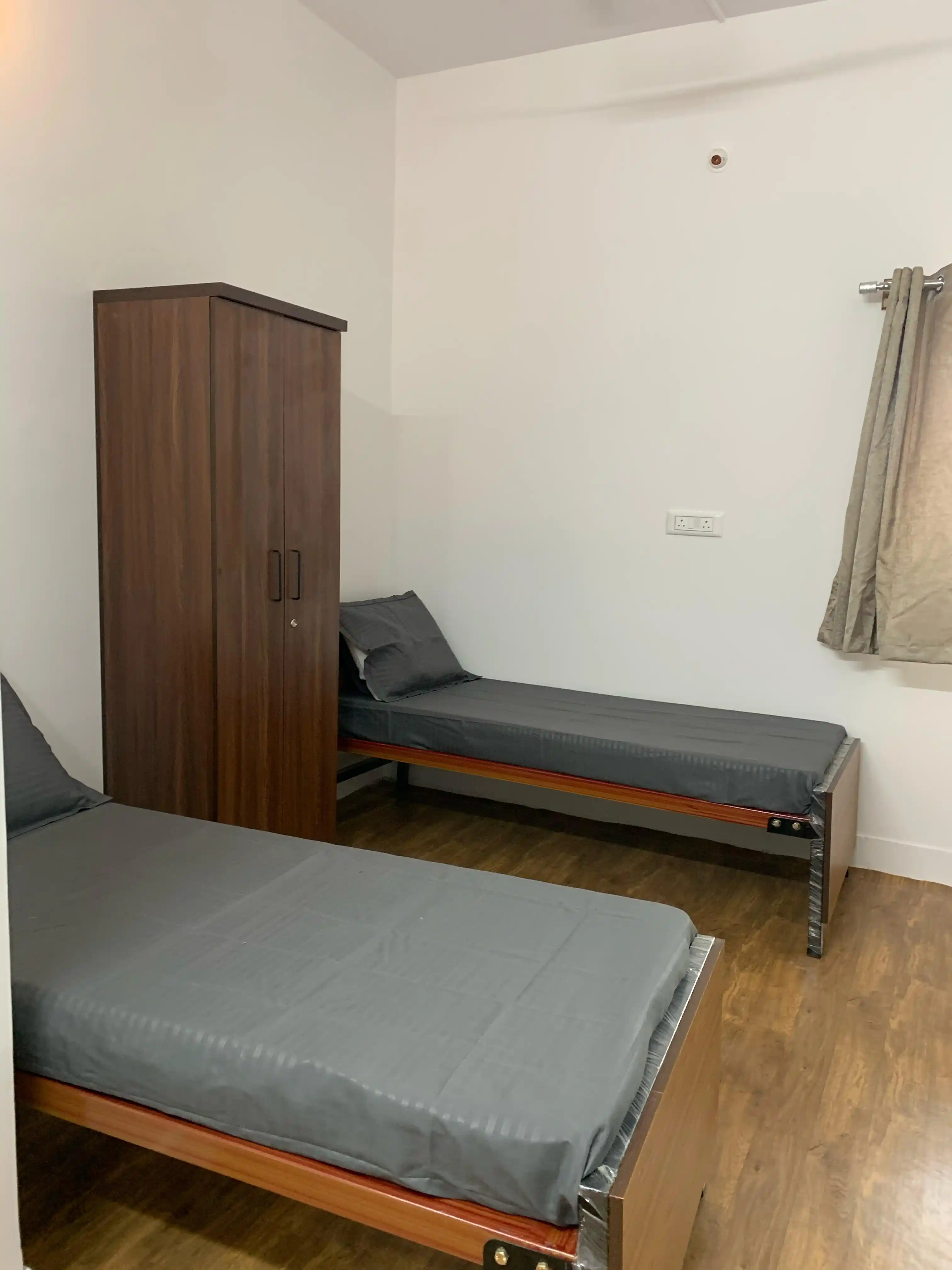 Hive Living Dickenson Rd - Image 16