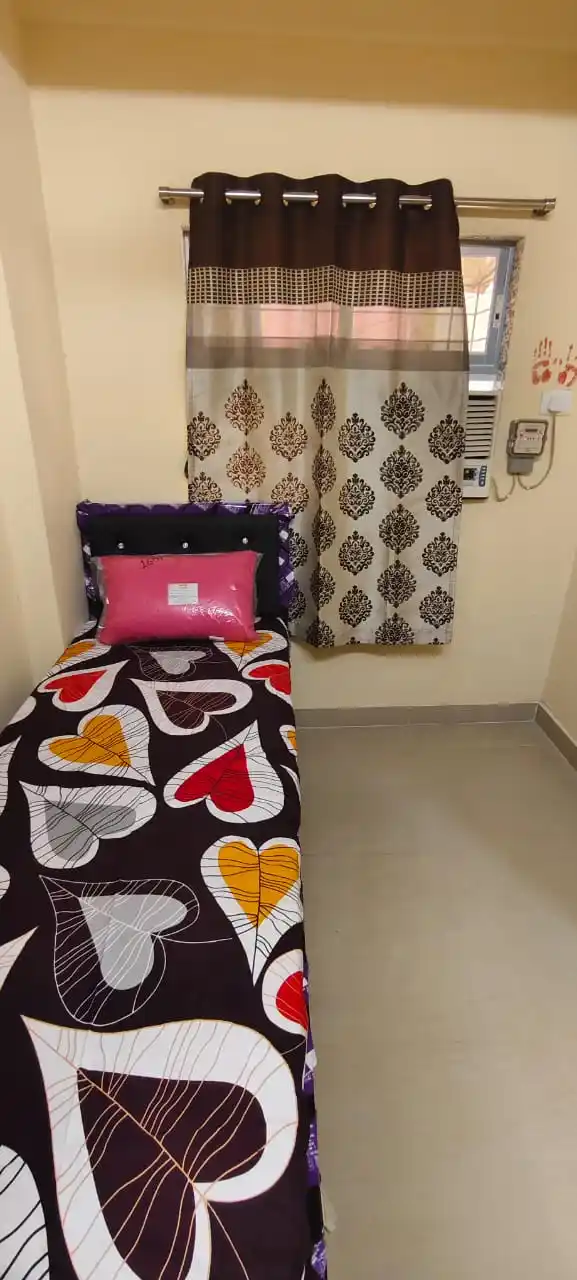 COZY CORNER - Image 5