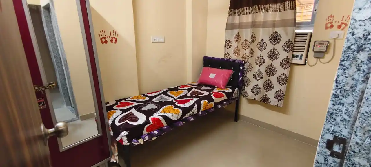 COZY CORNER - Image 8