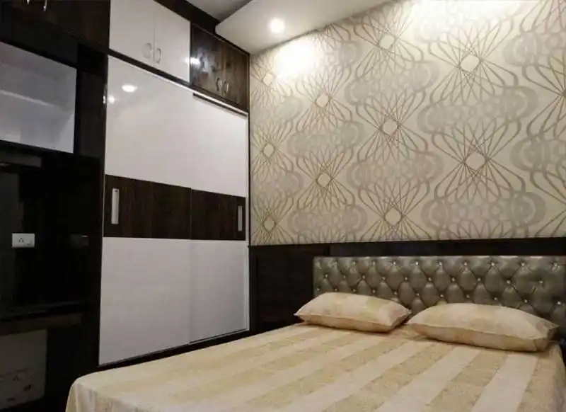 4B Crystal Homes Photo 3