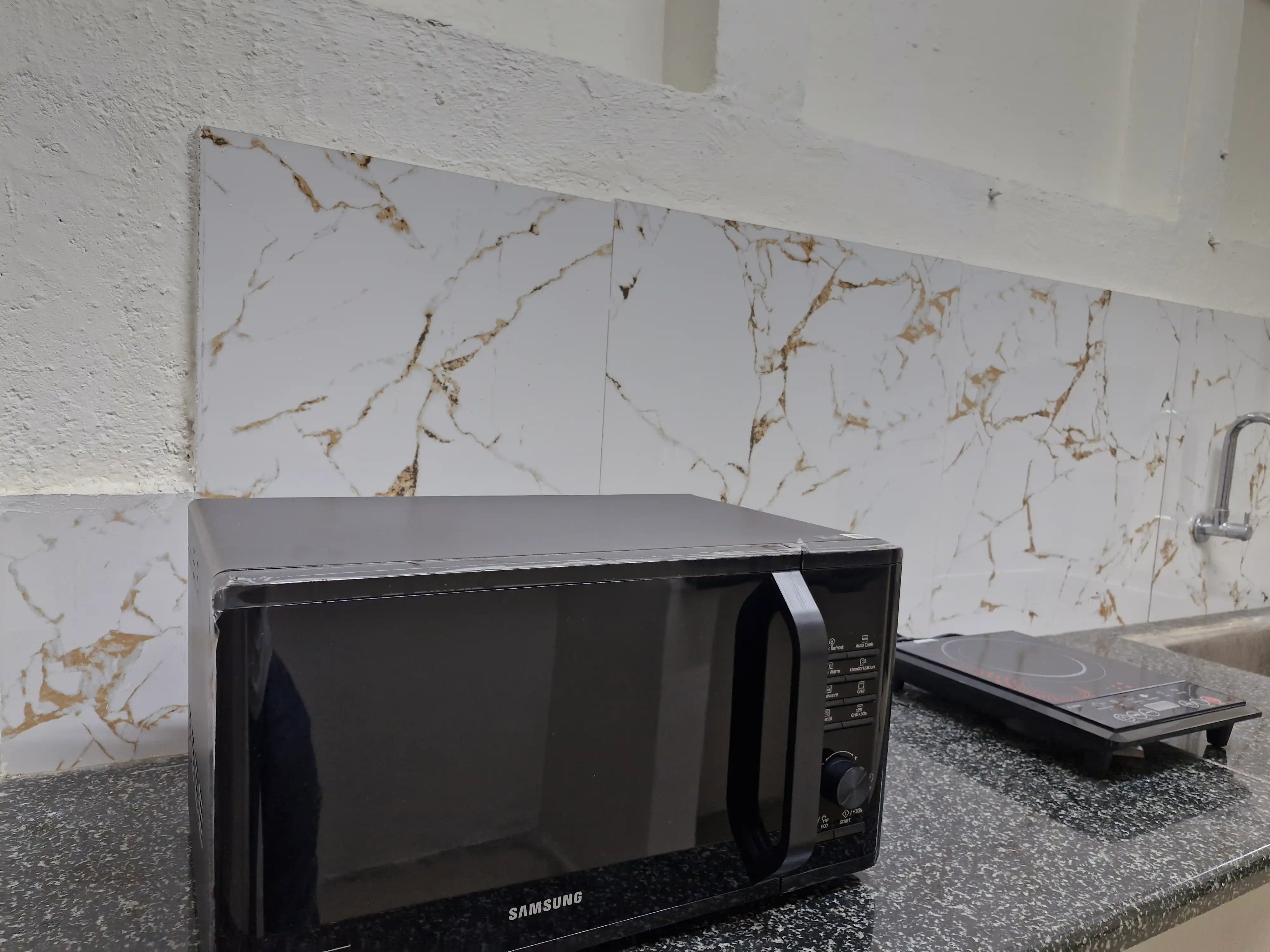 HIVE LIVING - Image 12
