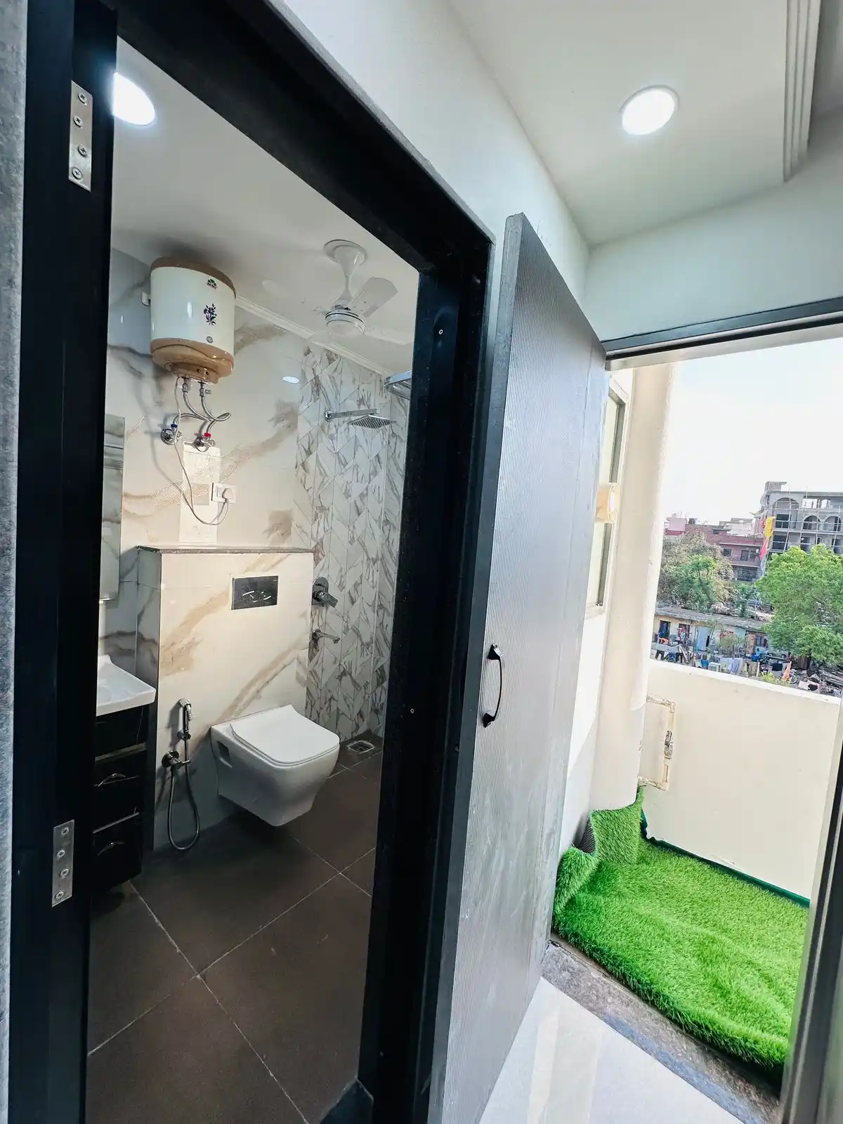 Aman Apartment (The Luxury Rooms) - Image 12