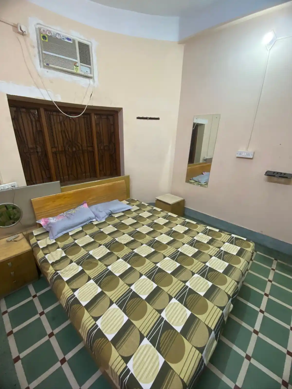 JJ LIVING BALLYGUNGE PG Photo 3 JJ LIVING BALLYGUNGE PG Photo 3