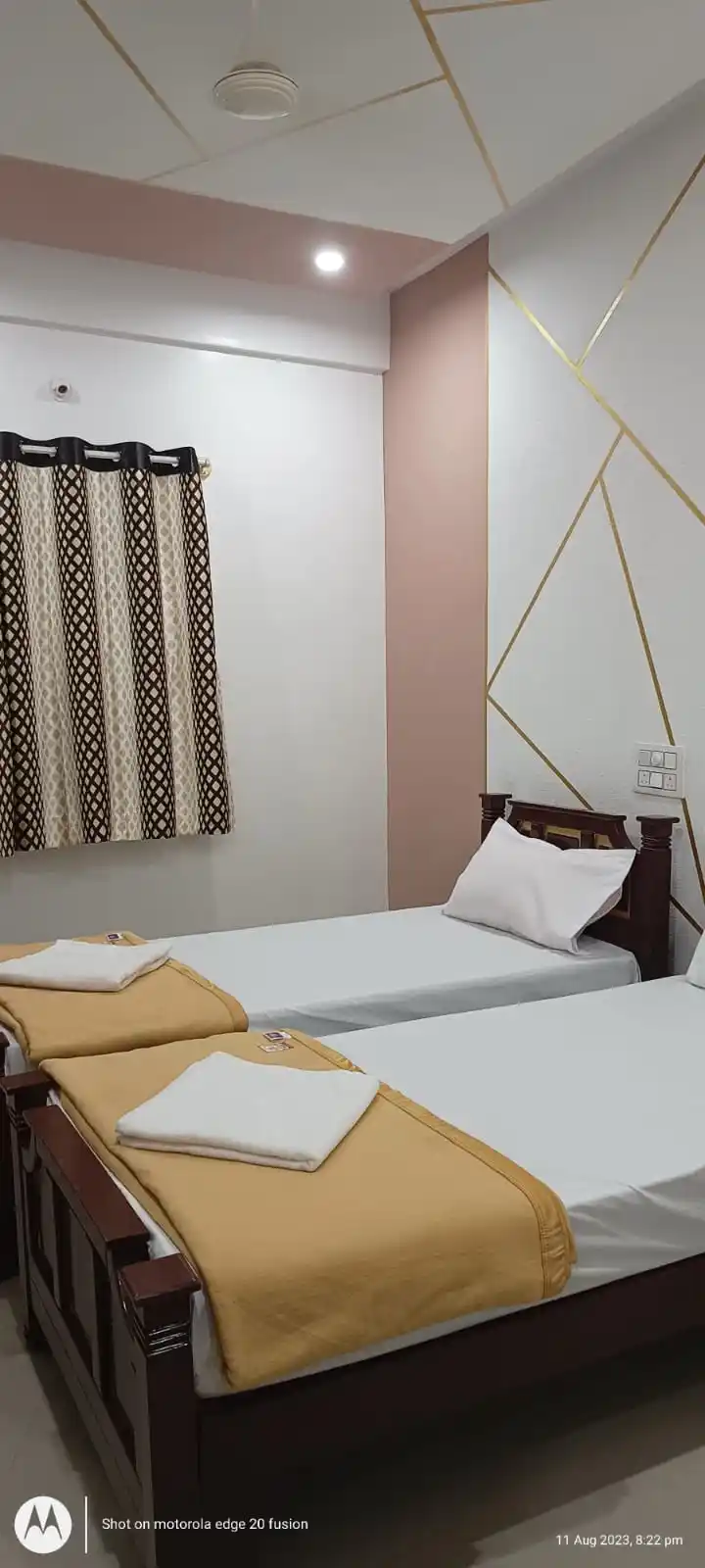 Royal Comfort Inn Photo 1