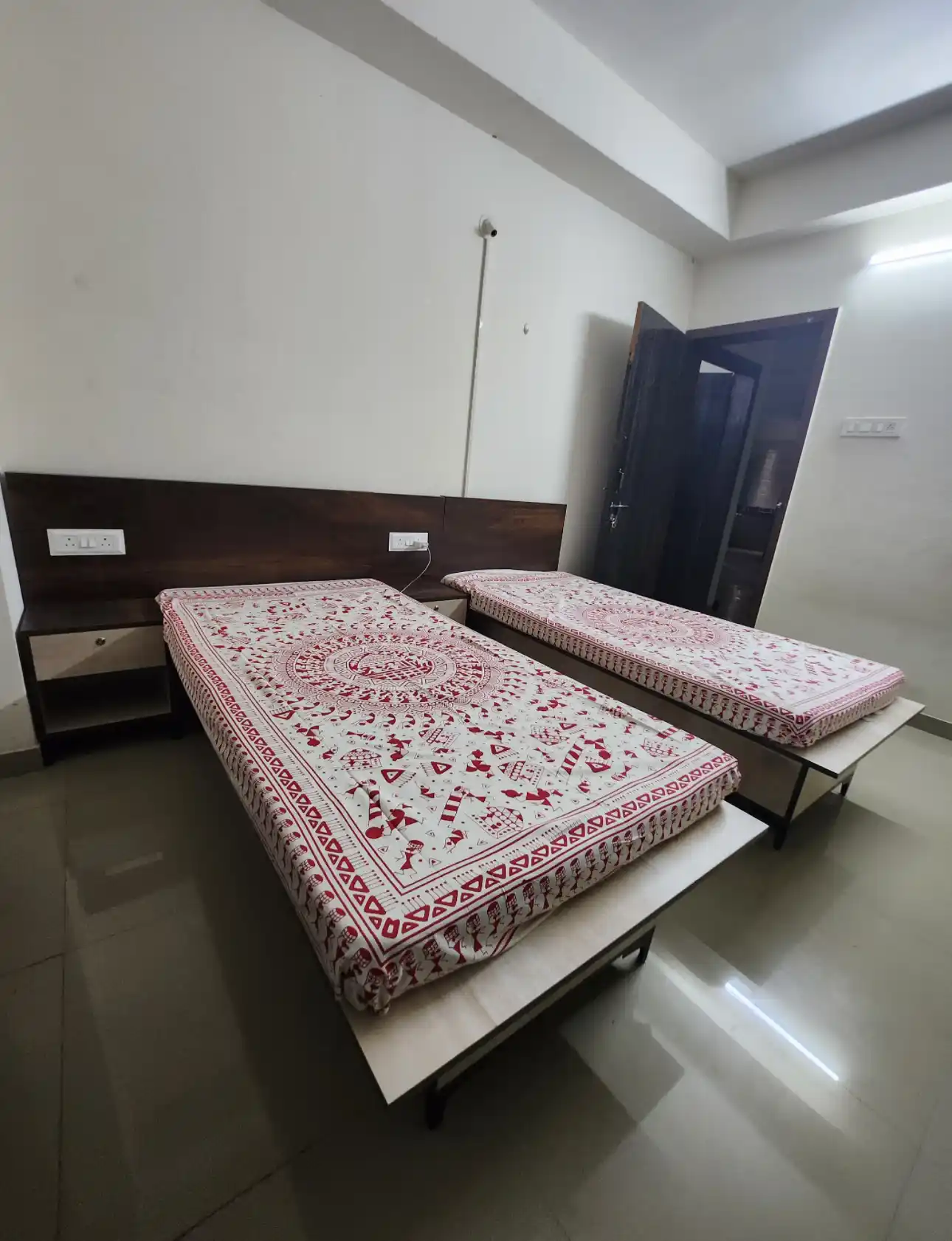 Homies' Living Opal (Baner) - Image 18