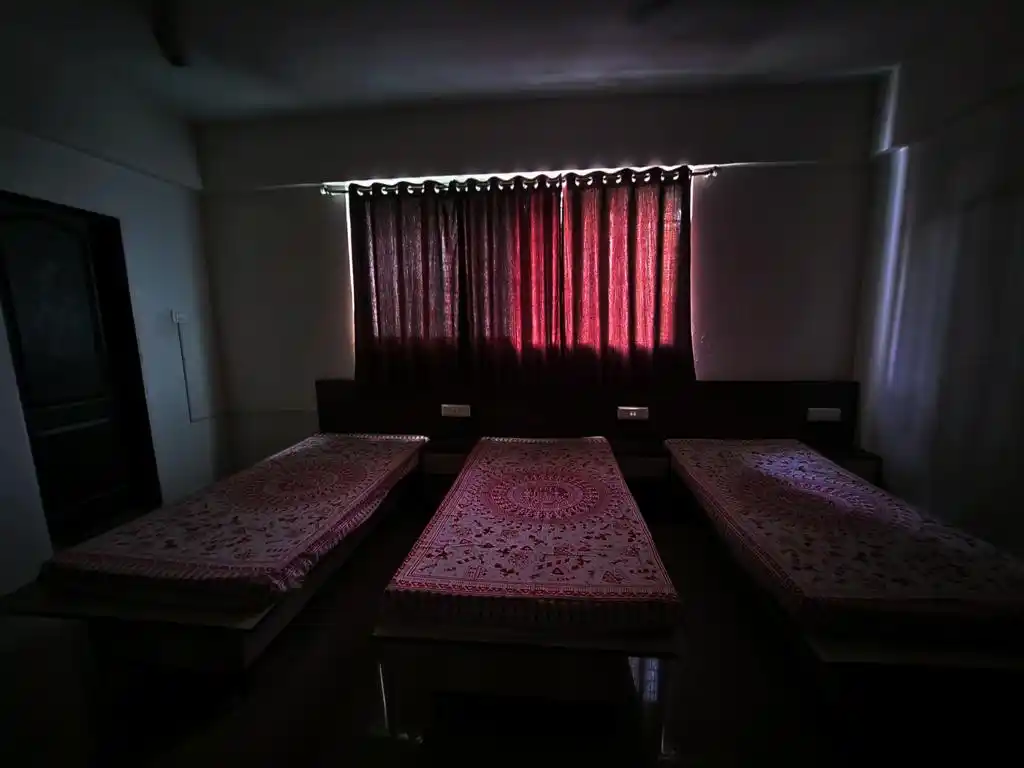 Homies' Living Opal (Baner) - Image 26