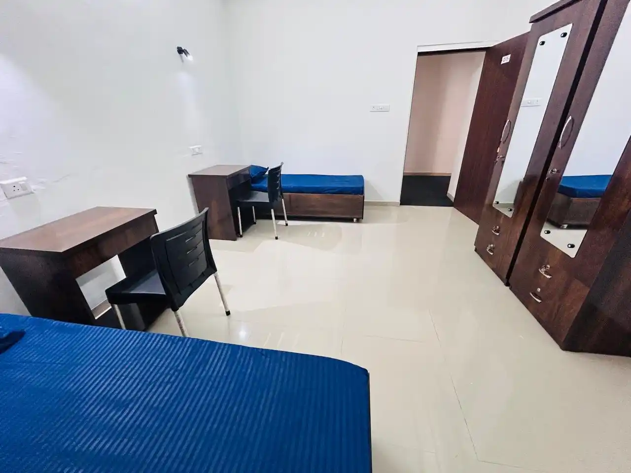 THE BACHELOR'S SPACE Photo 2 THE BACHELOR'S SPACE Photo 2