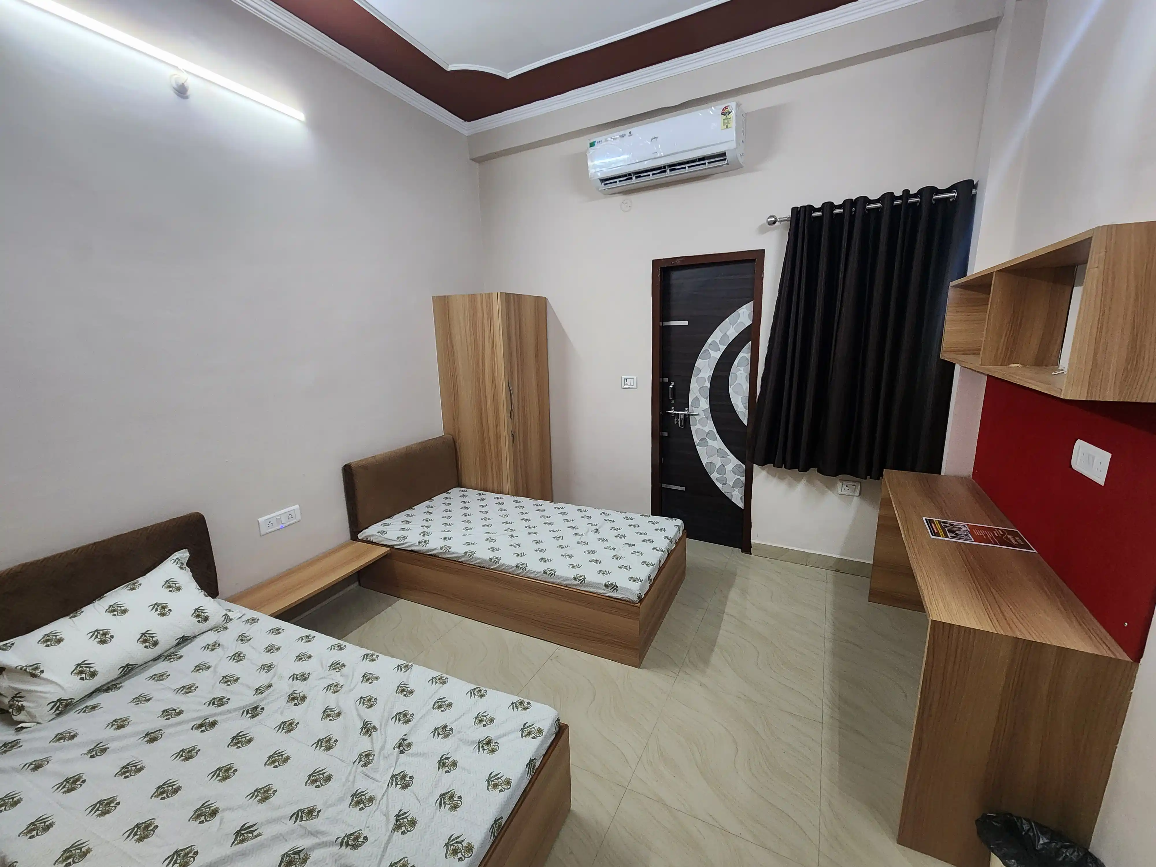 Swastik Boy's Hostel  Photo 1