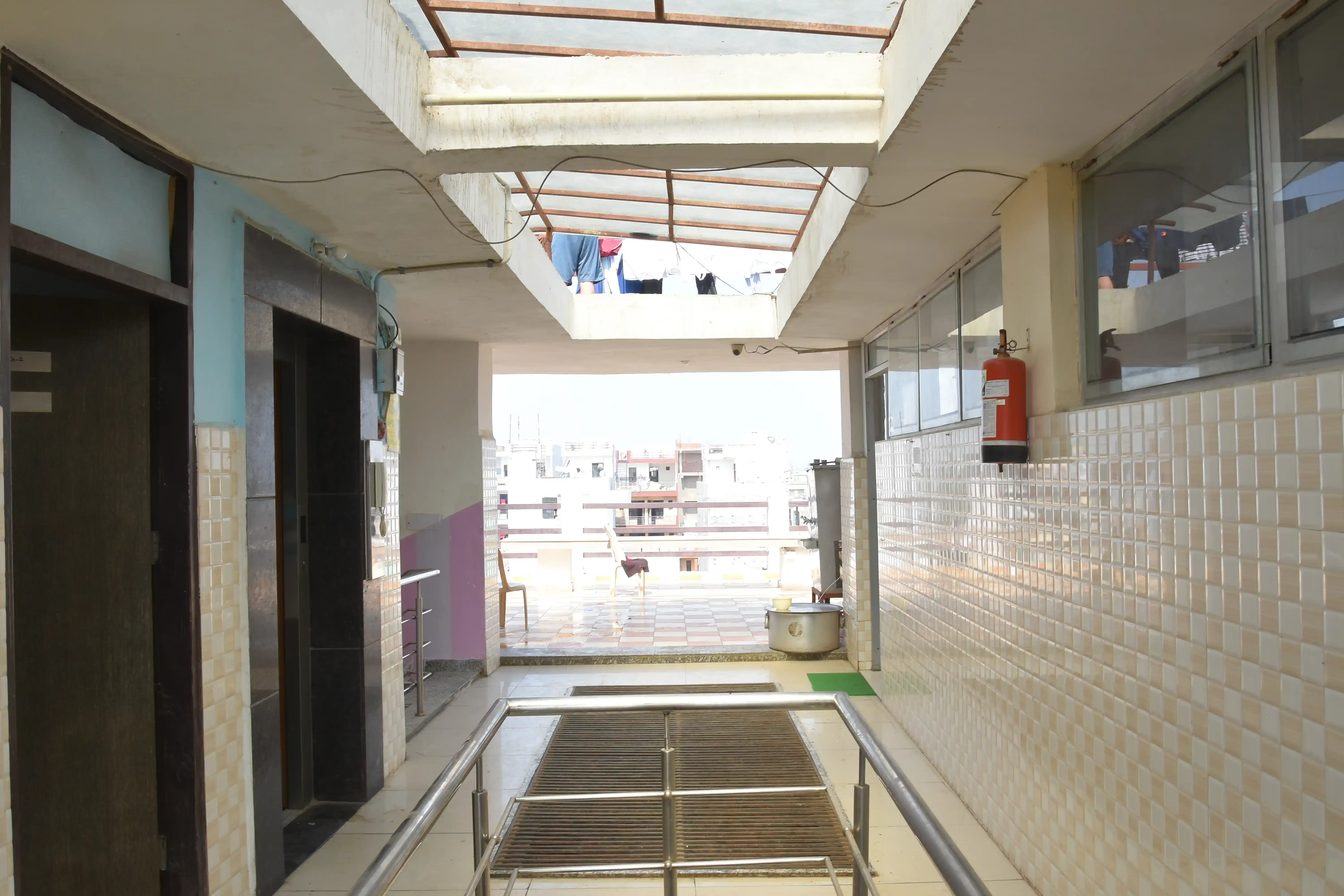 House No 7 - Image 8