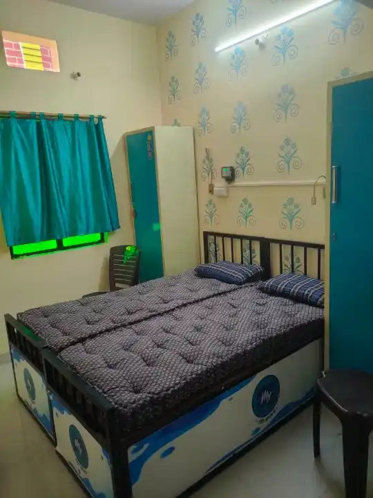 Yuvika Girls Hostel & PG - Image 7