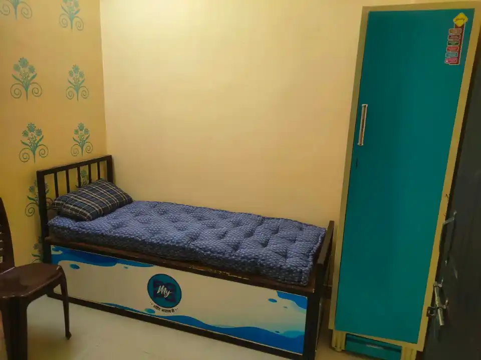 Yuvika Girls Hostel & PG - Image 9